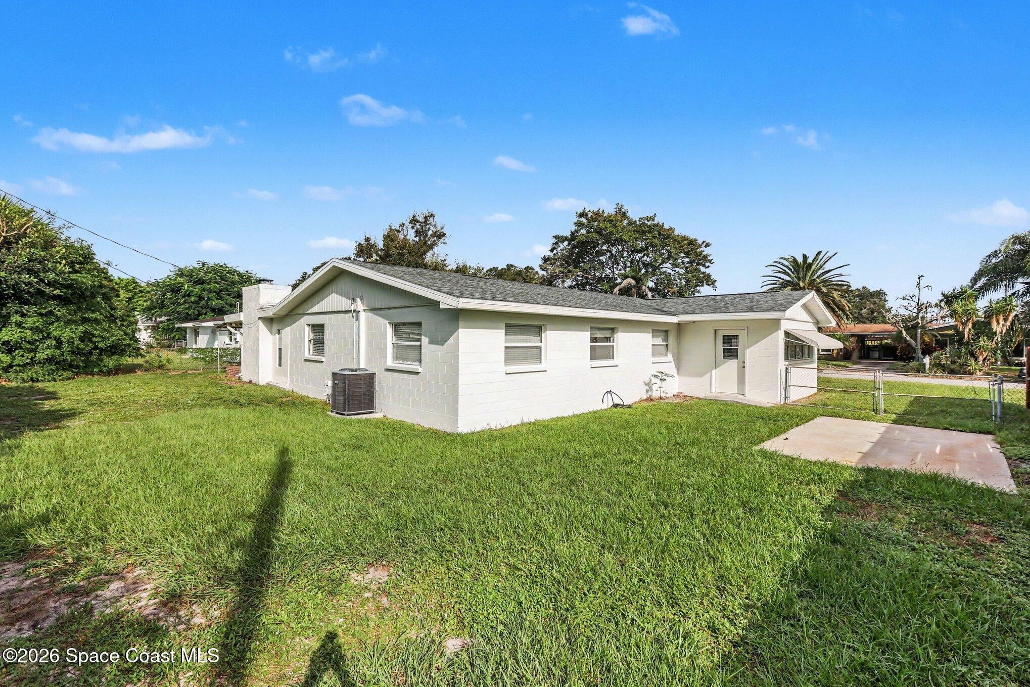 2419 Lakeview Drive