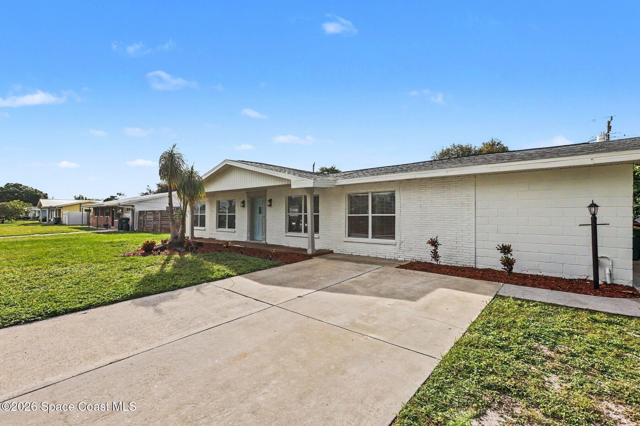 2419 Lakeview Drive