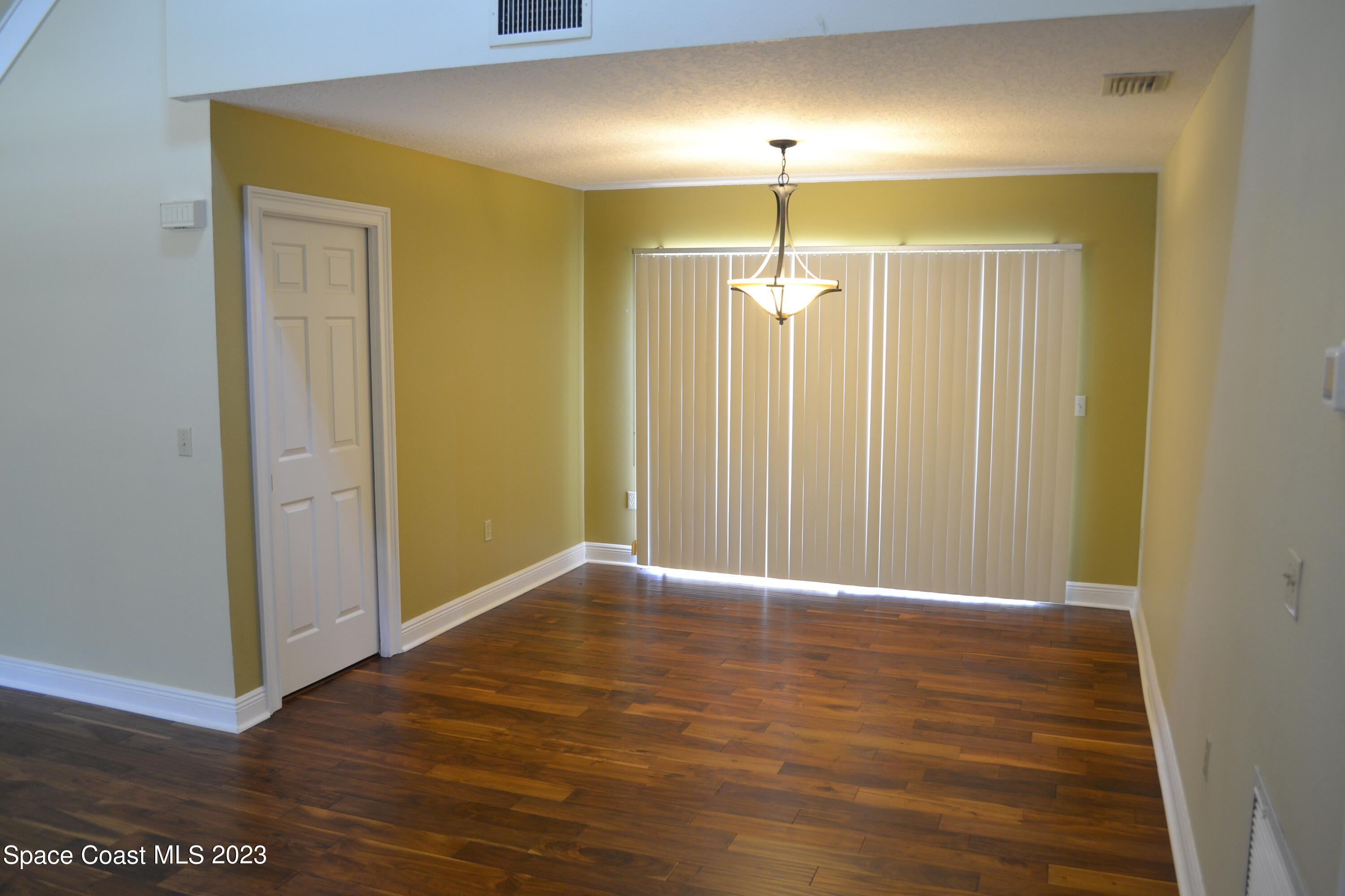 670 Lakewood Lane