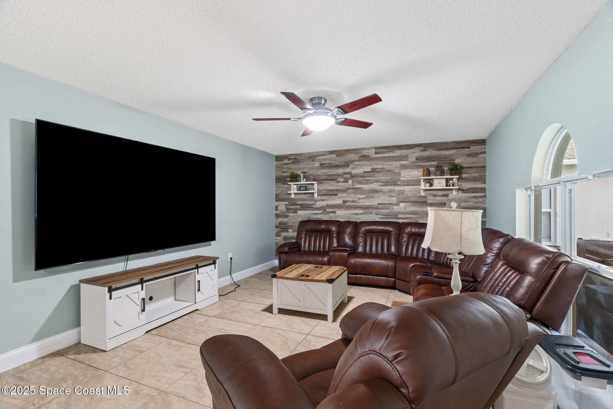1728 La Maderia Drive