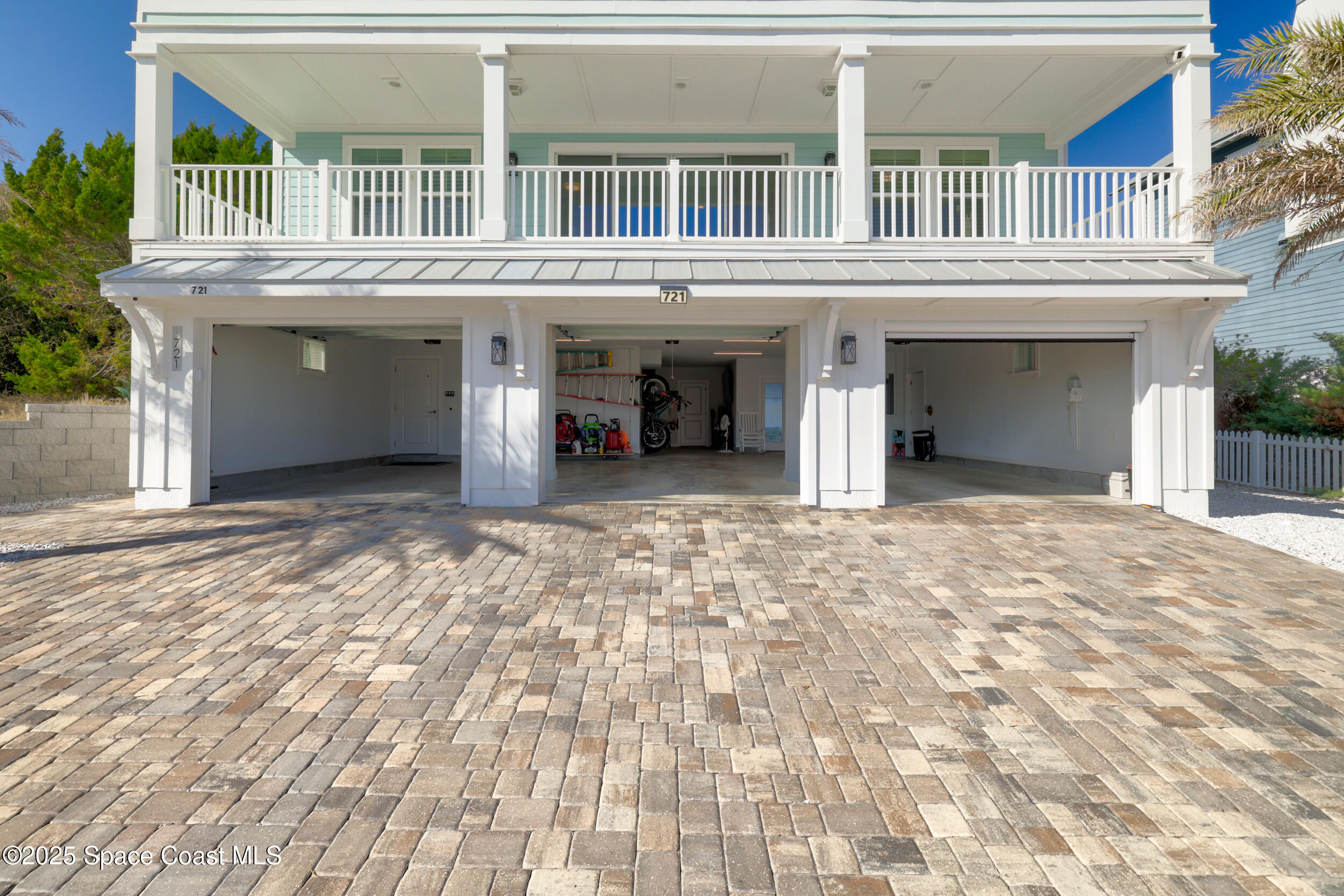721 Kingfisher Way