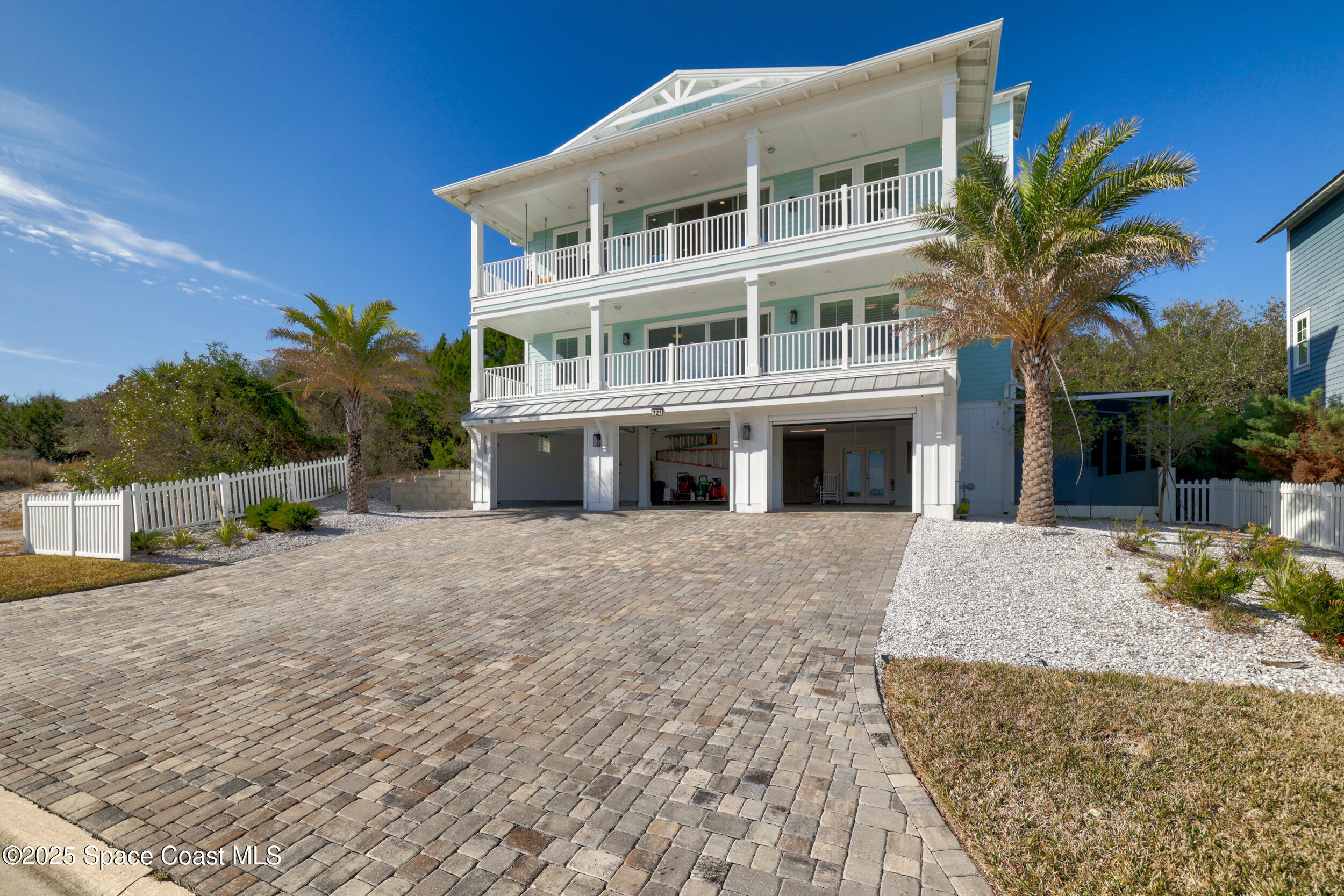 721 Kingfisher Way