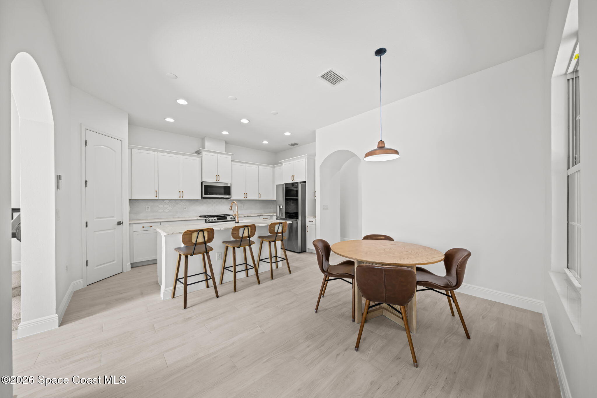 8566 Lyside Drive