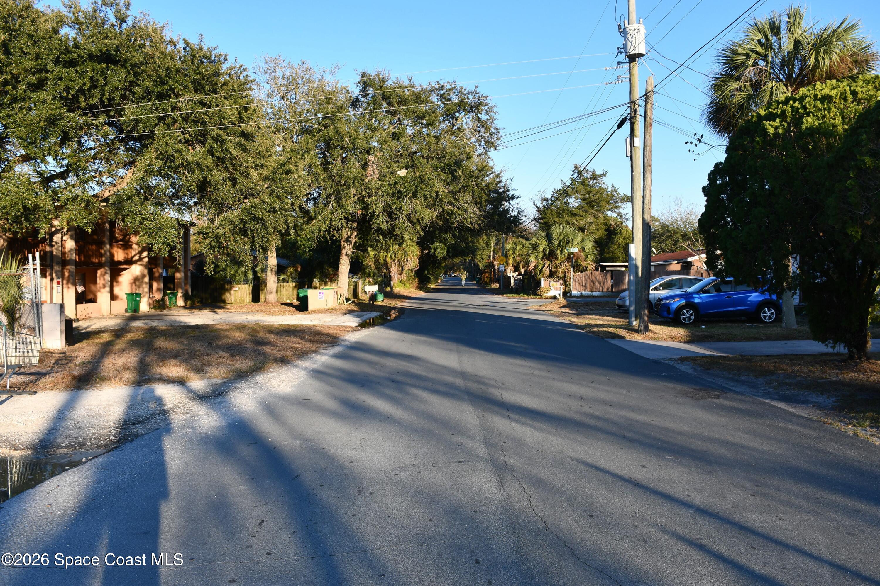 1529, 1531 Paradise Lane