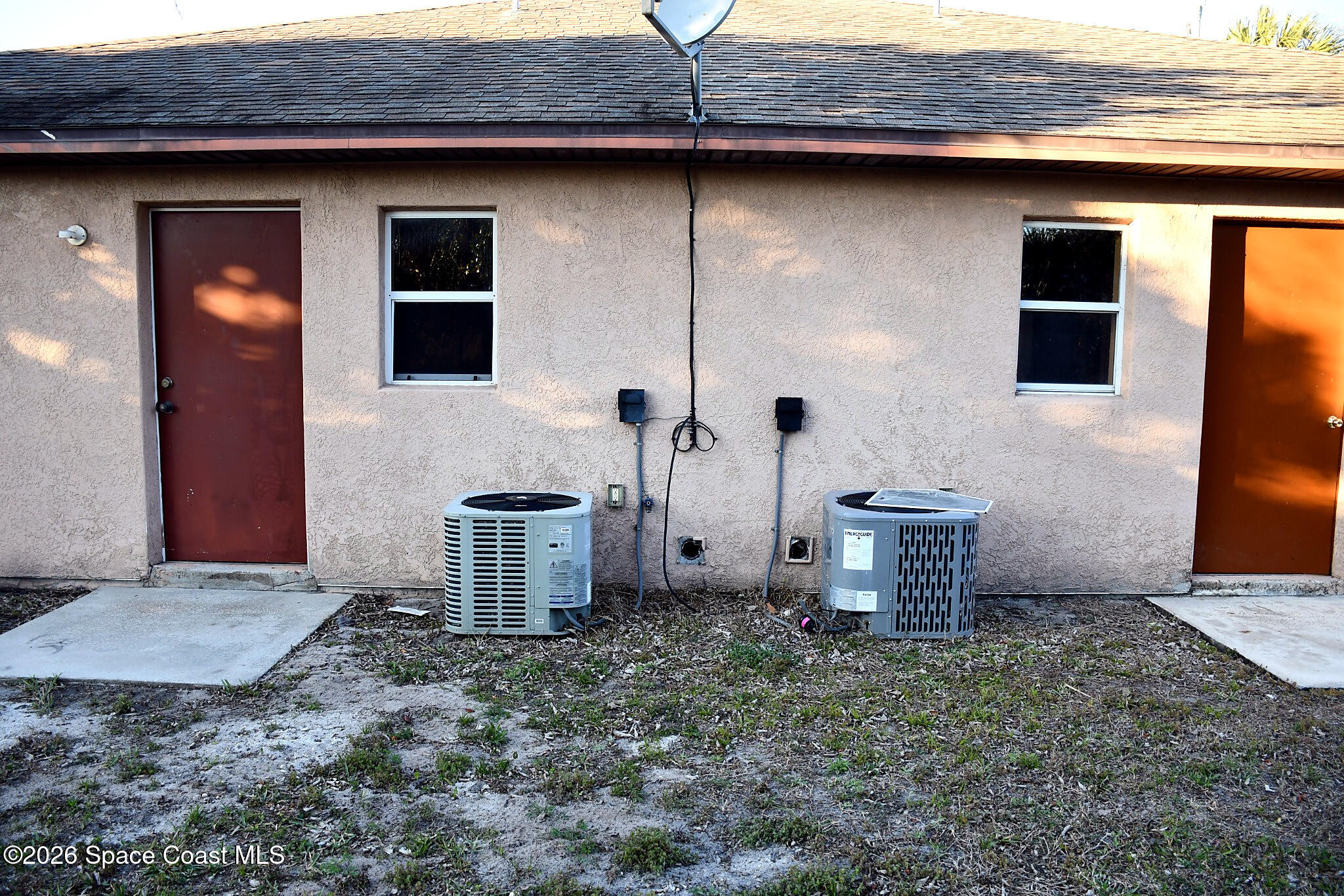 1529, 1531 Paradise Lane