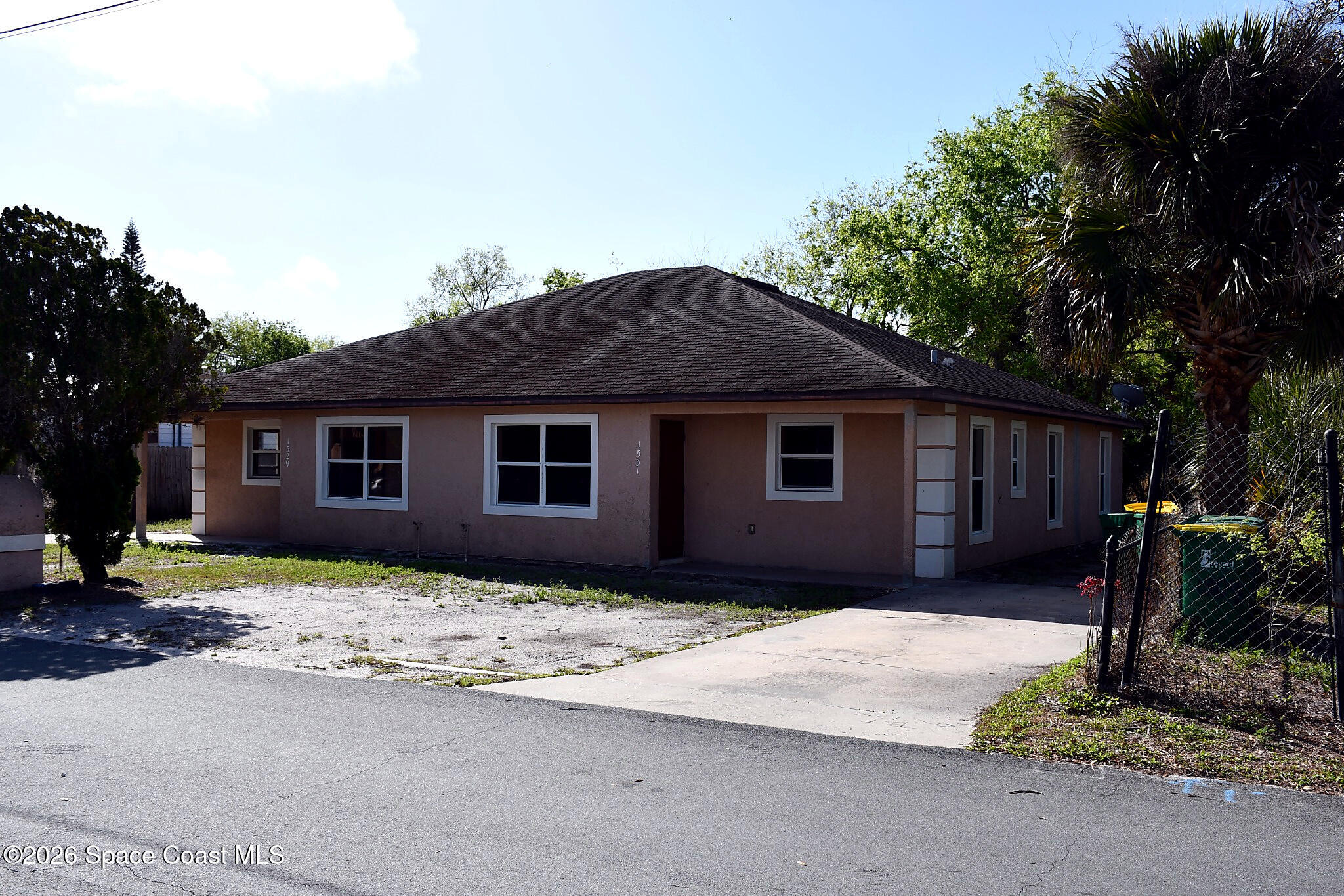 1529, 1531 Paradise Lane