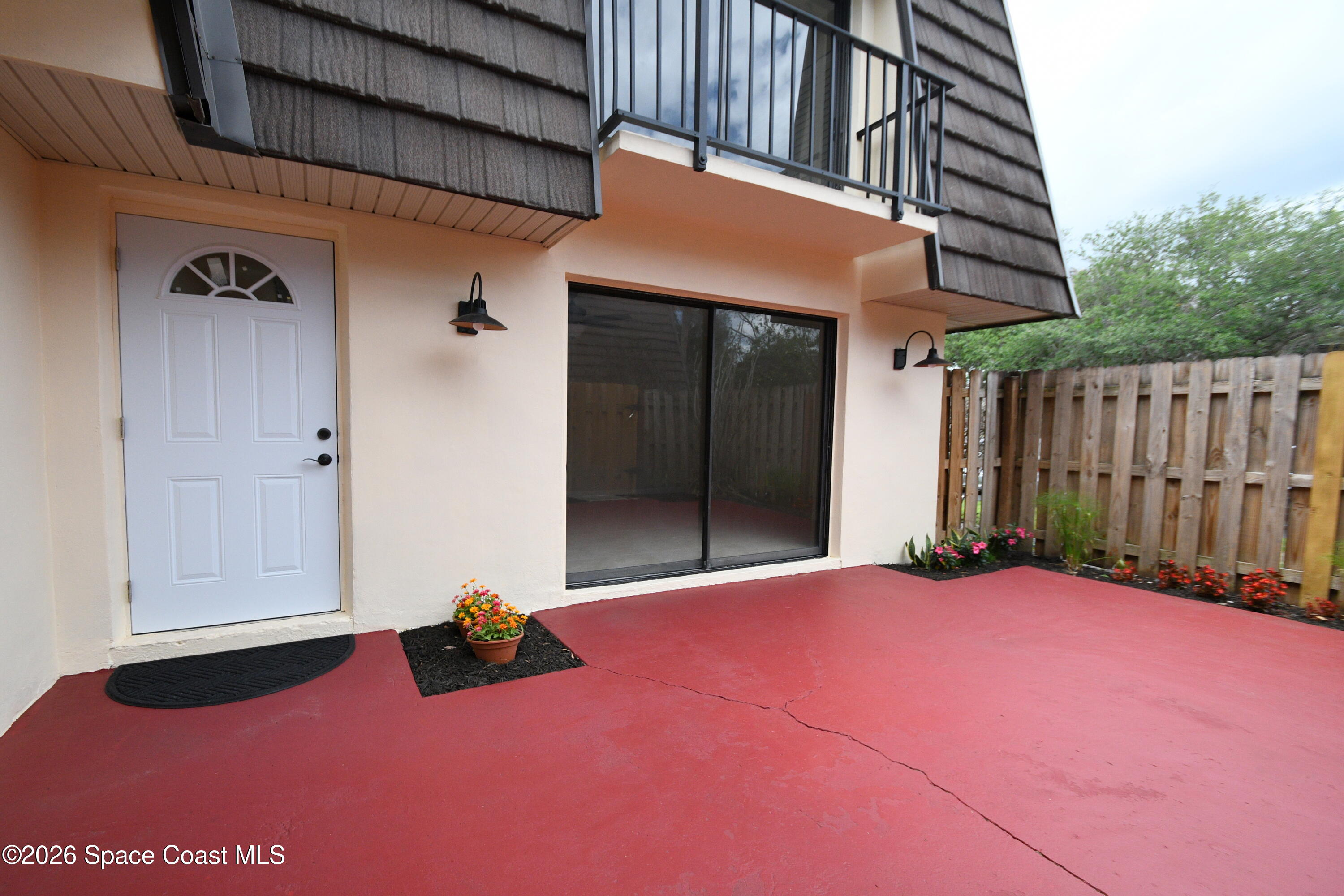 4014 Vista Oaks Circle NE