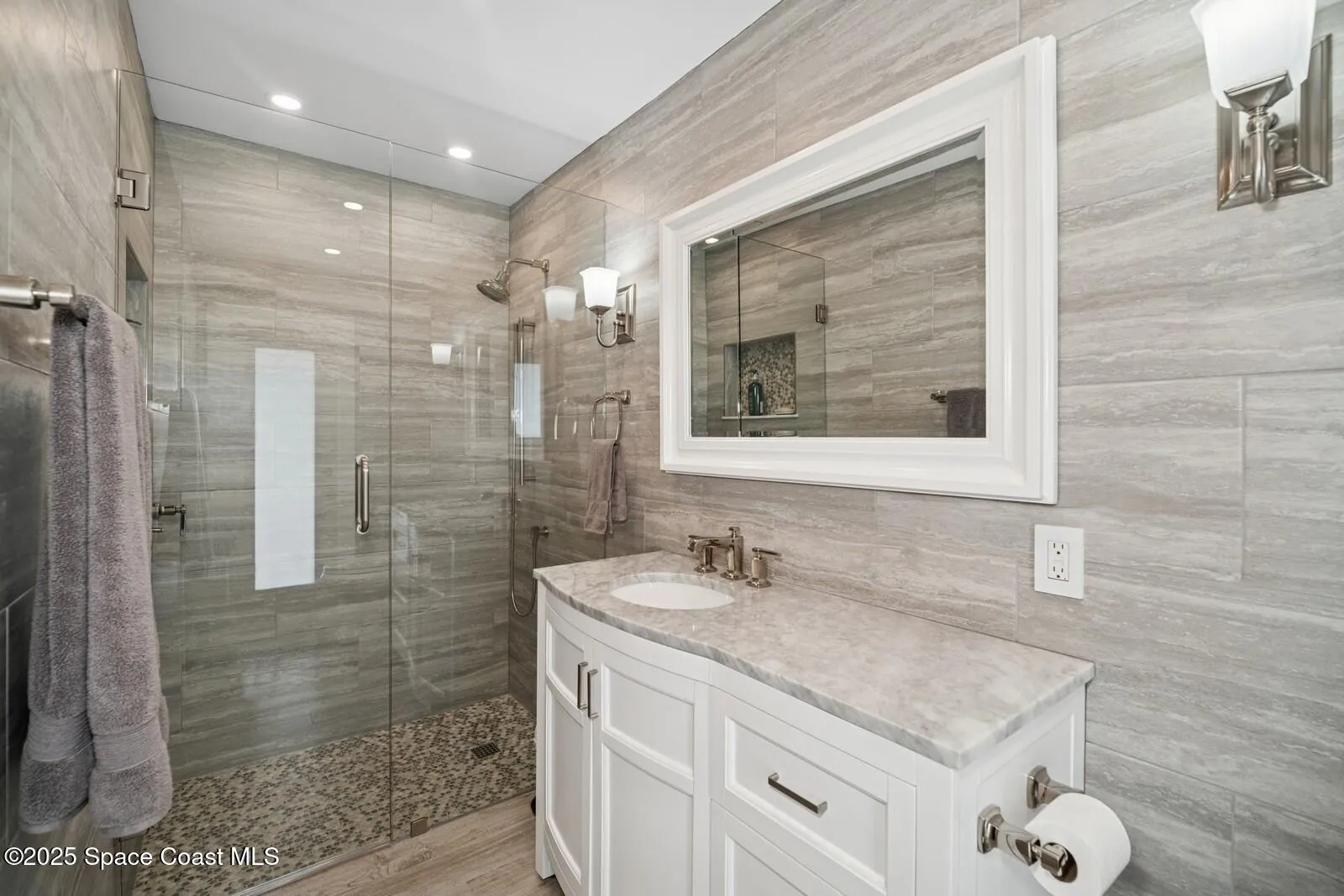 Satellite Beach, Florida 32937, United States, 3 Bedrooms Bedrooms, ,2 BathroomsBathrooms,Residential,Active,171819