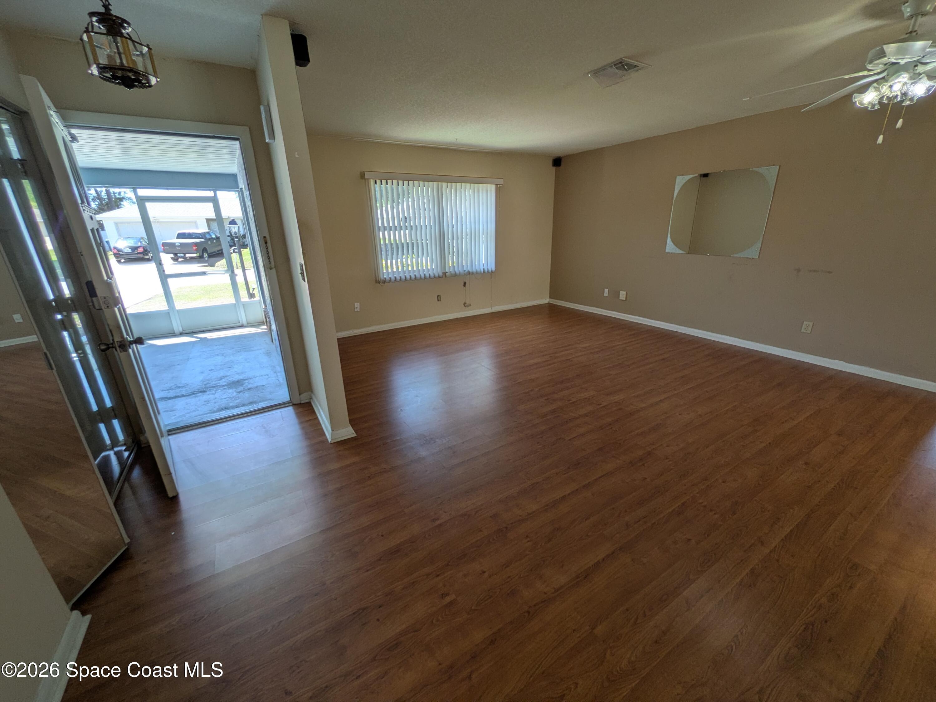 845 Dupont Street NE