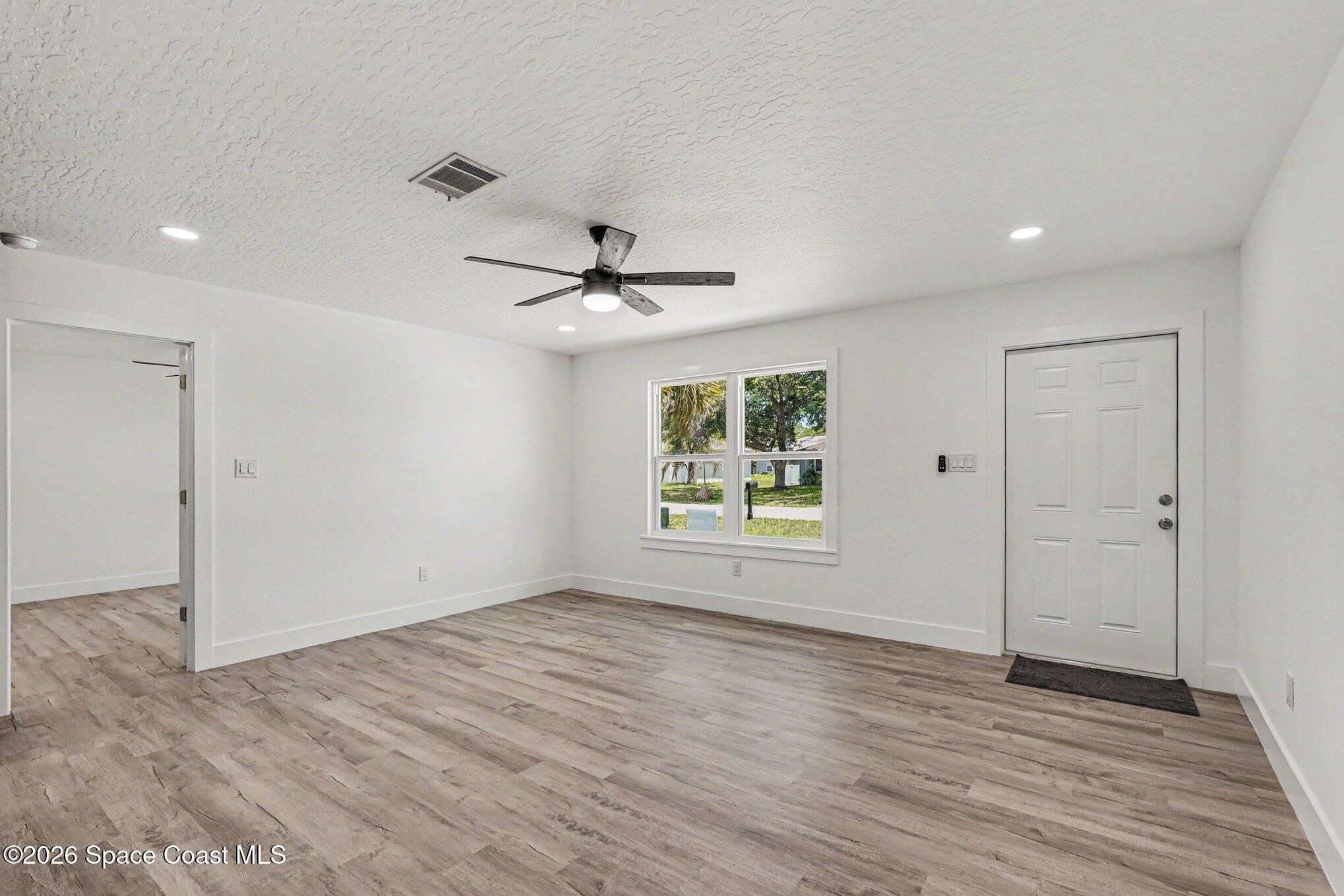 428 Calamondin Avenue NW