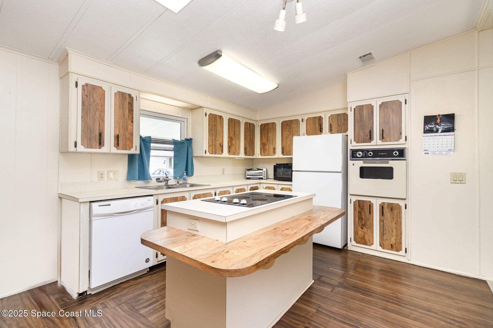 304 Bottlebrush Court