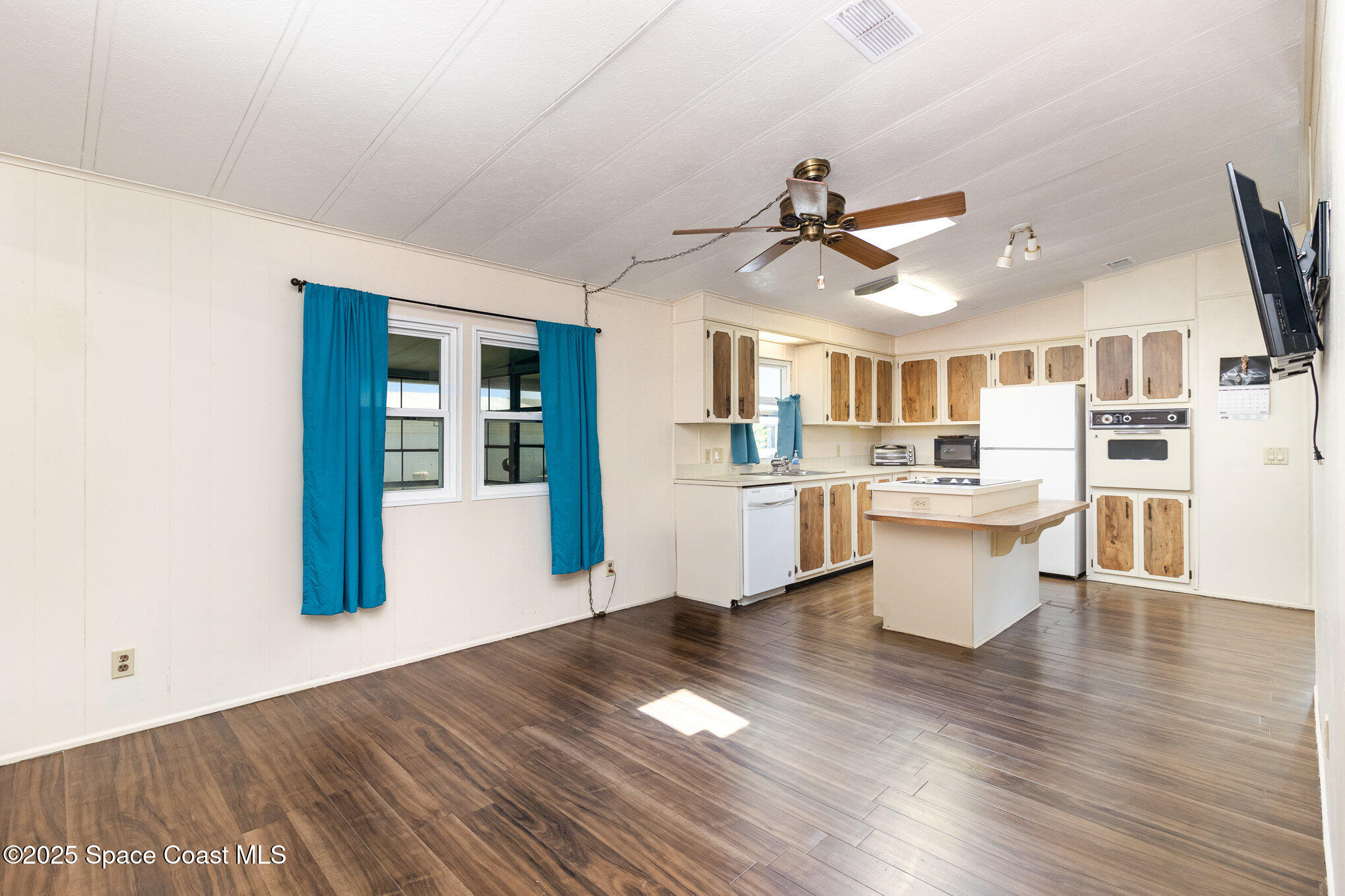 304 Bottlebrush Court