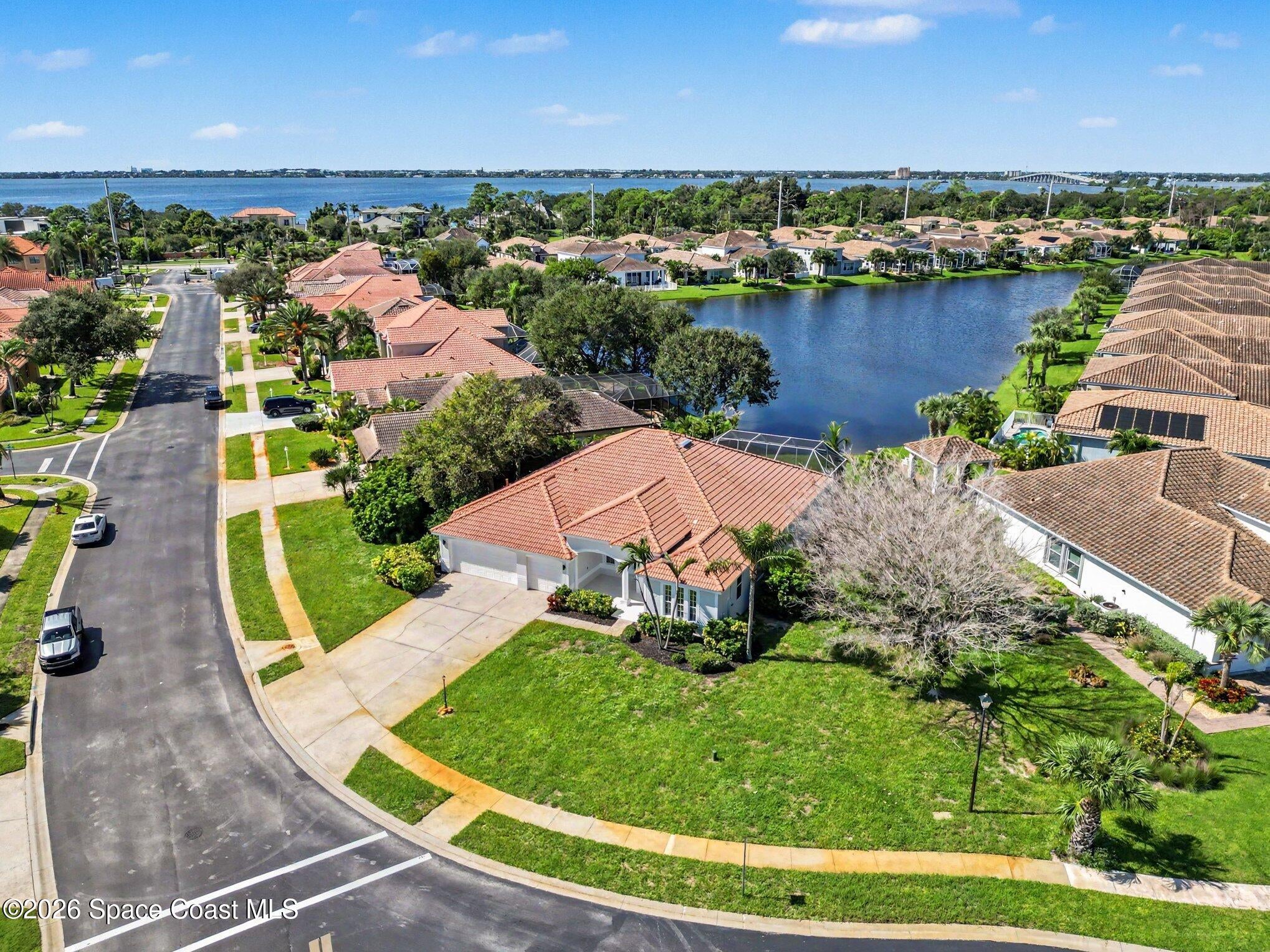 572 Oceanside Boulevard