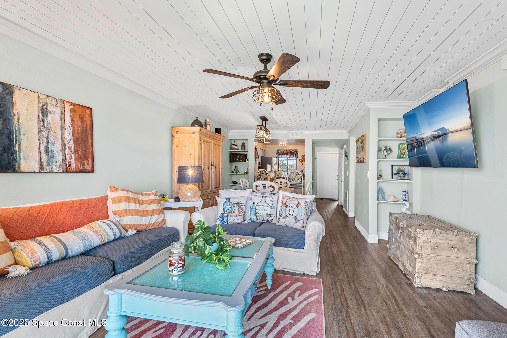 200 International Drive 817