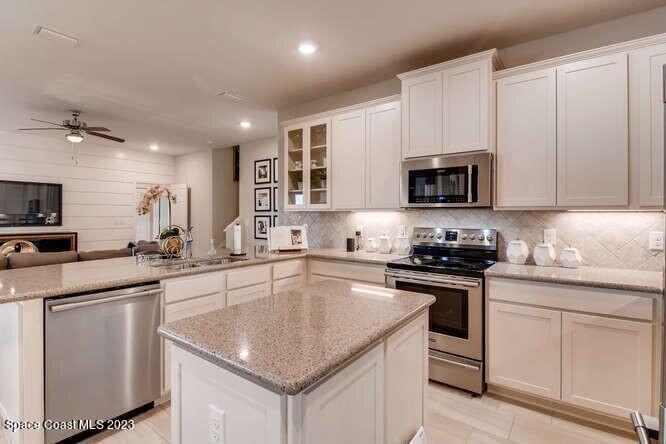 6921 Cameo Drive