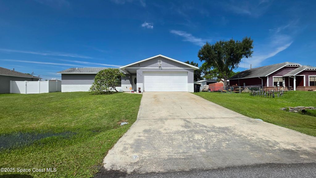 Photo of 2070 SE Waverly Avenue SE, Palm Bay, FL 32909 (MLS # 1058297)