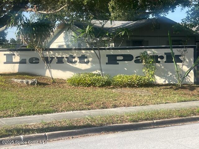 972 Brewster Lane