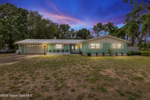Photo of 48 Fairglen Drive, Titusville, FL 32796 (MLS # 1075620)