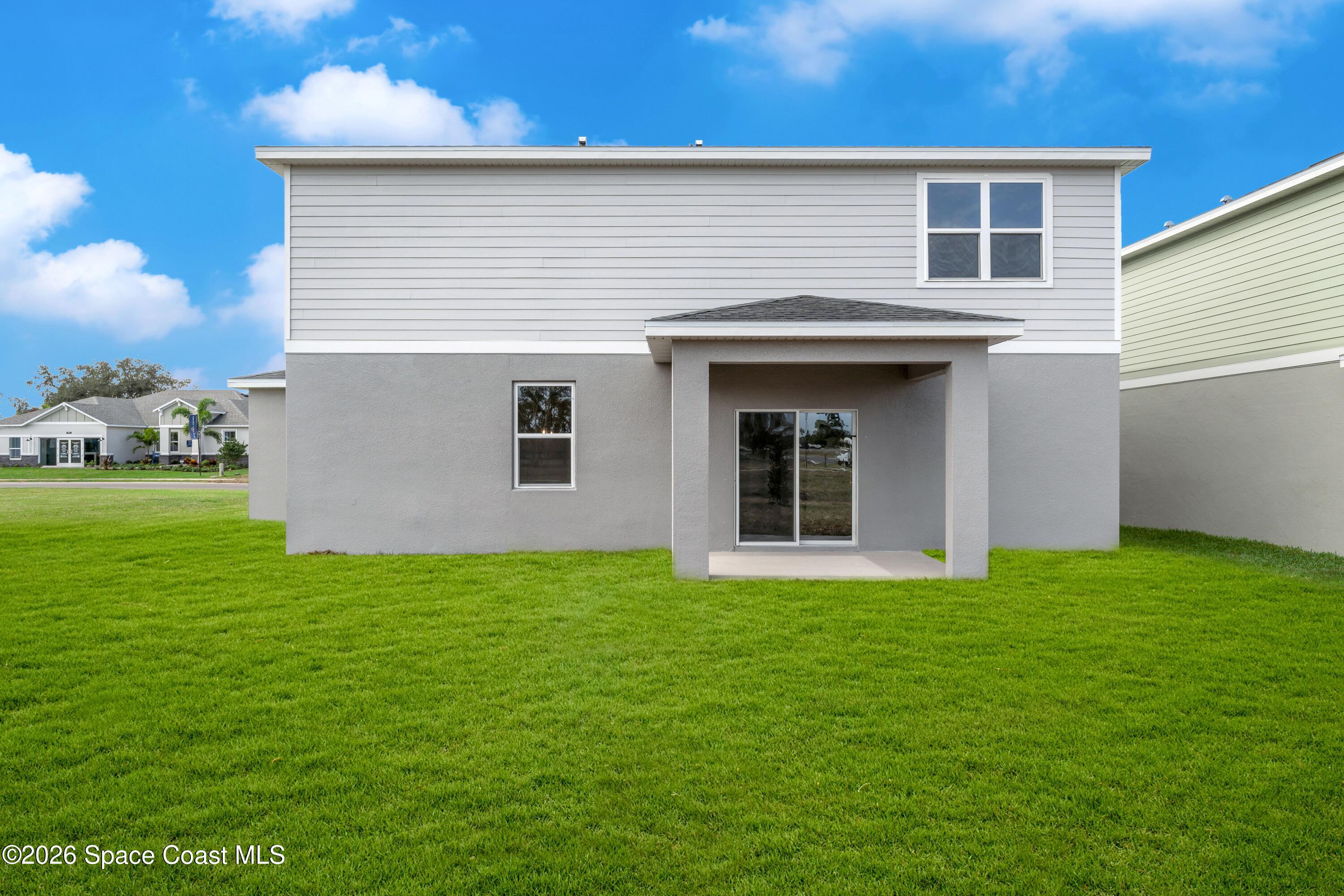 995 Connolly Lane NE