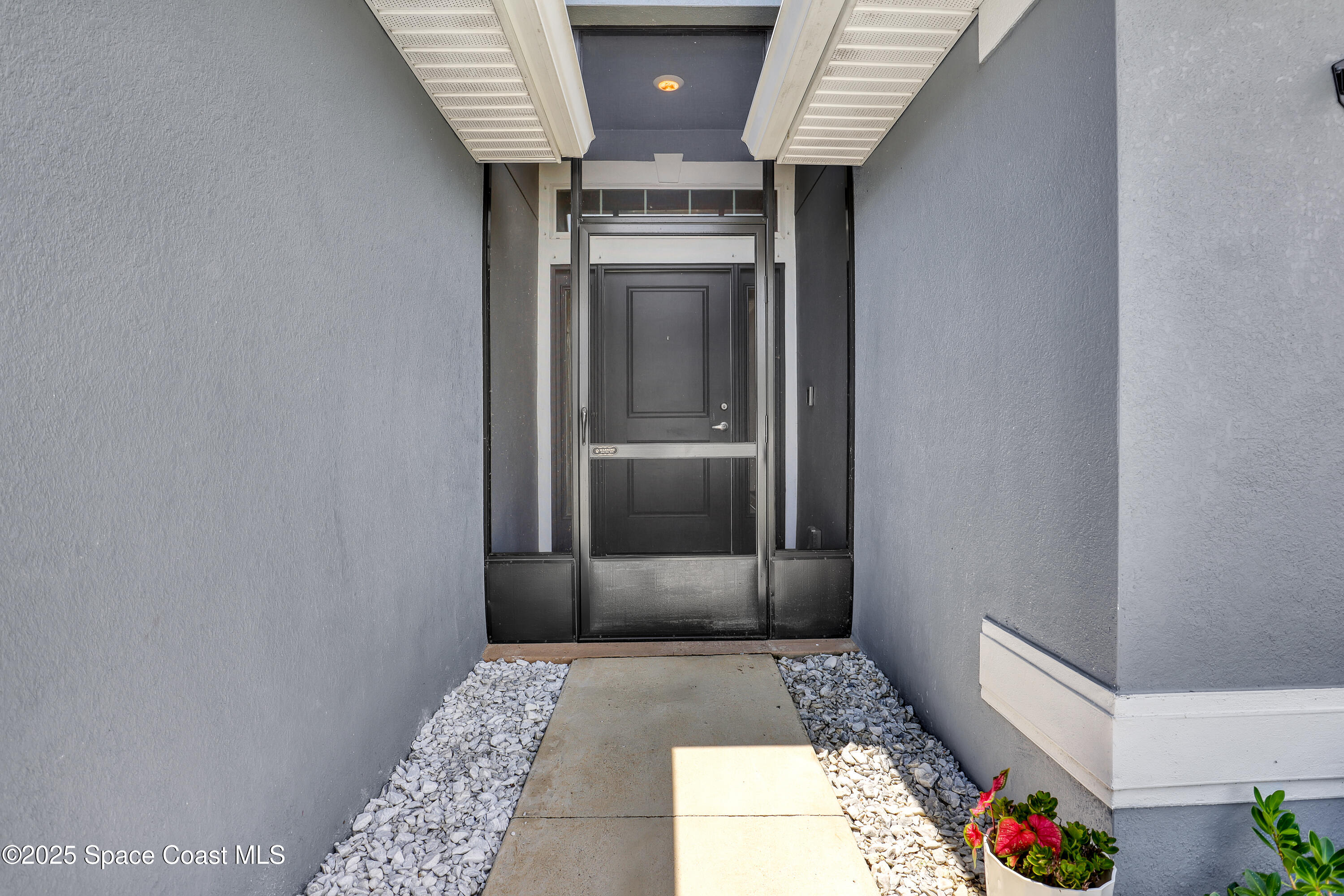 2438 Bonnyton Lane NW