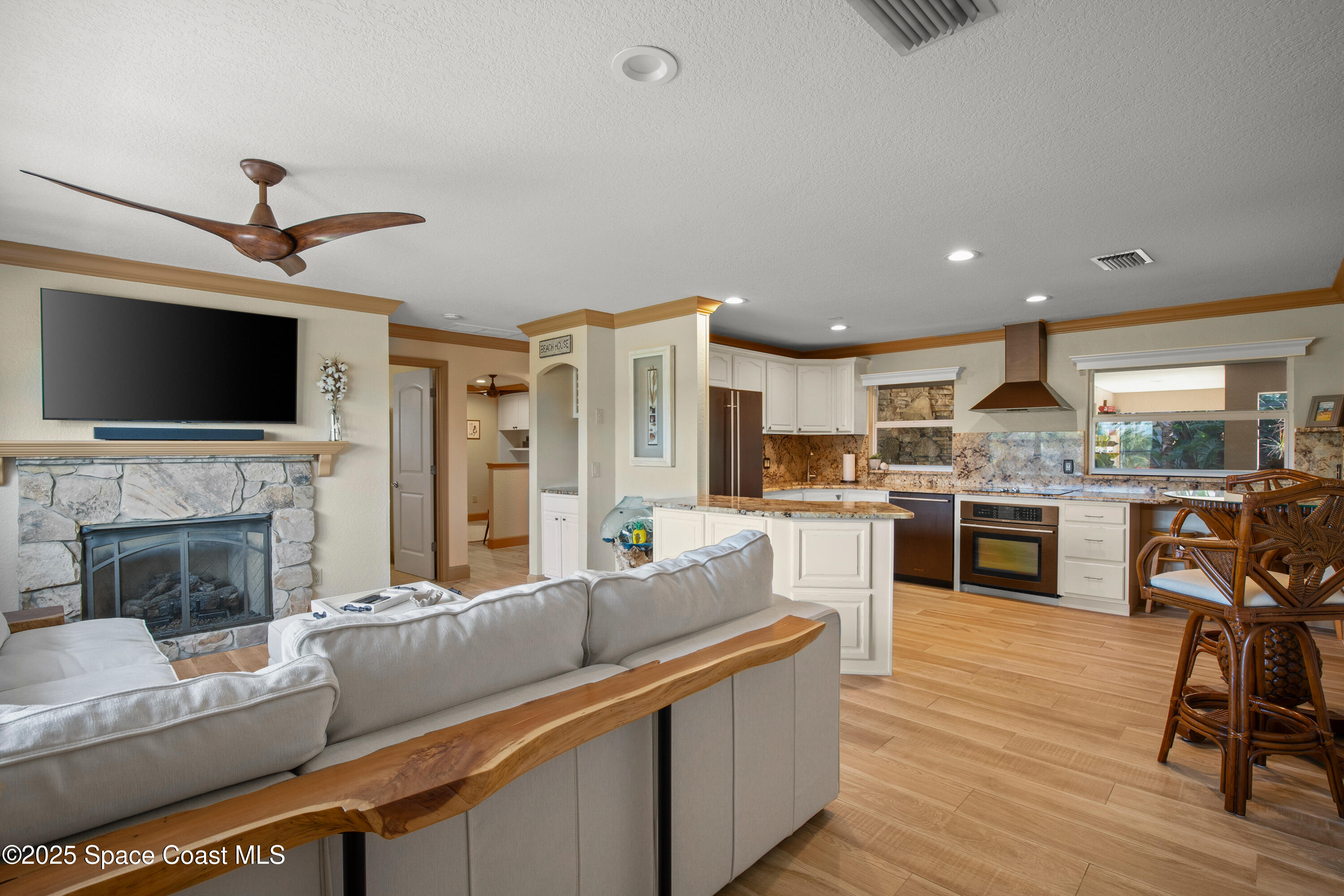 121 Desoto Parkway