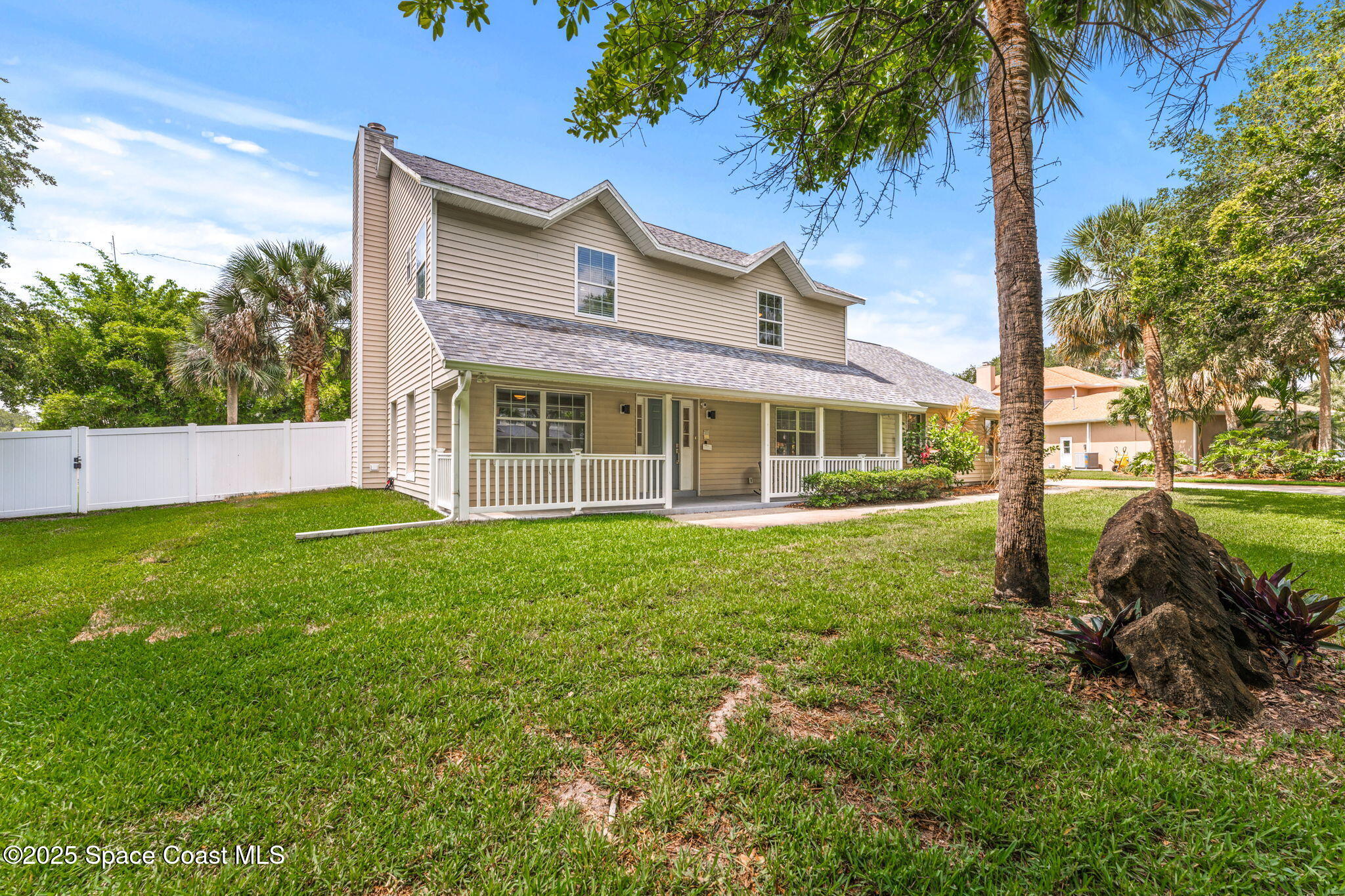2225 Royal Oaks Drive