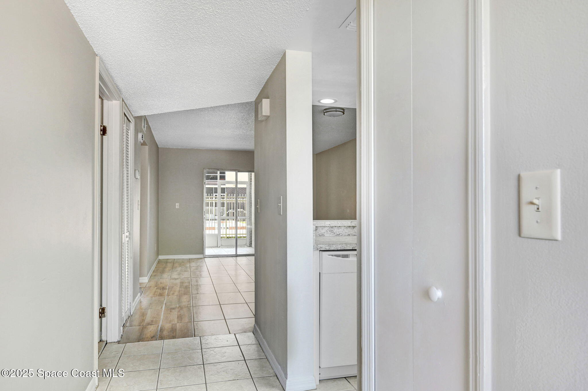 2962 Sir Hamilton Circle 3