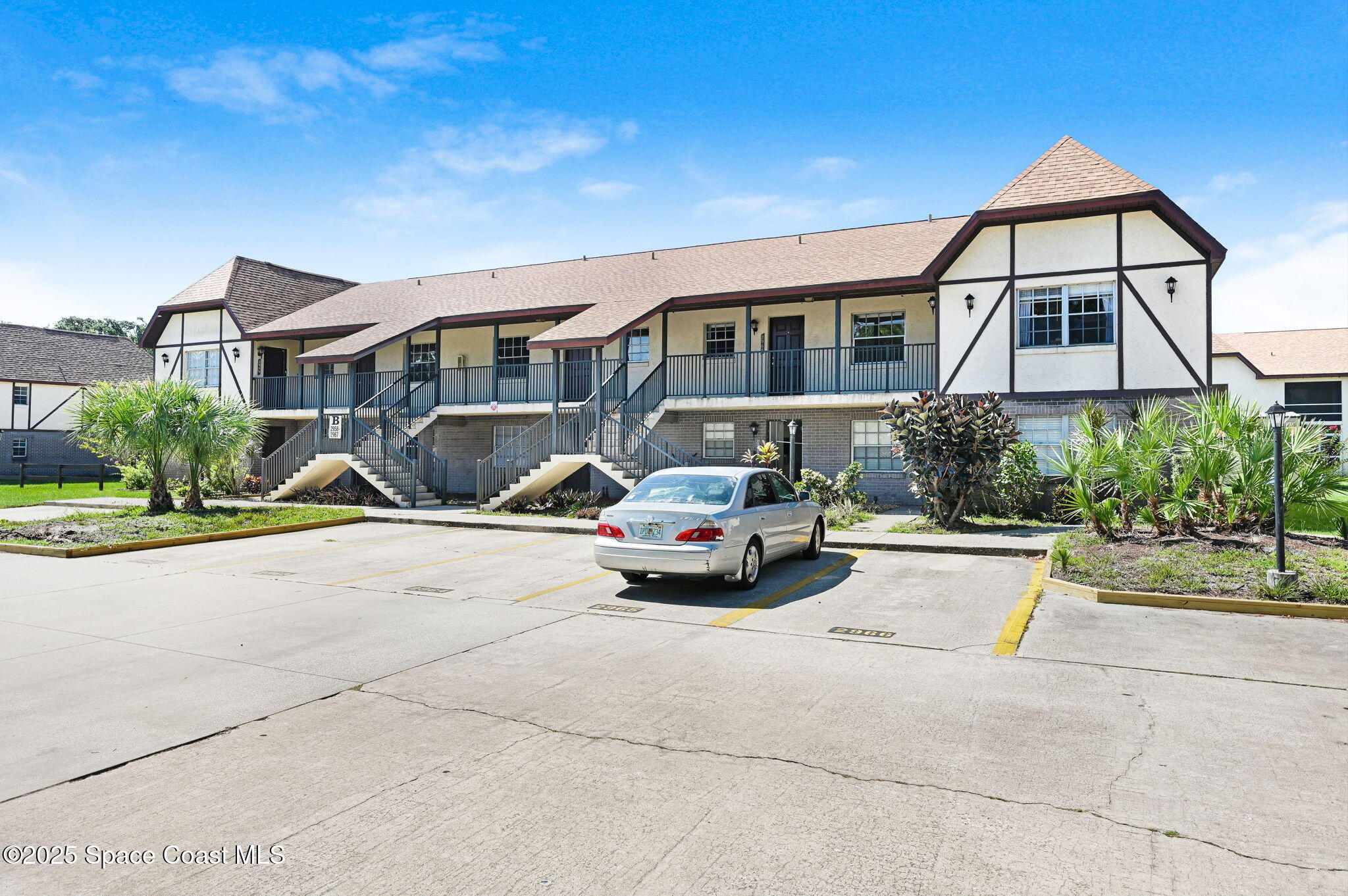 2962 Sir Hamilton Circle 3