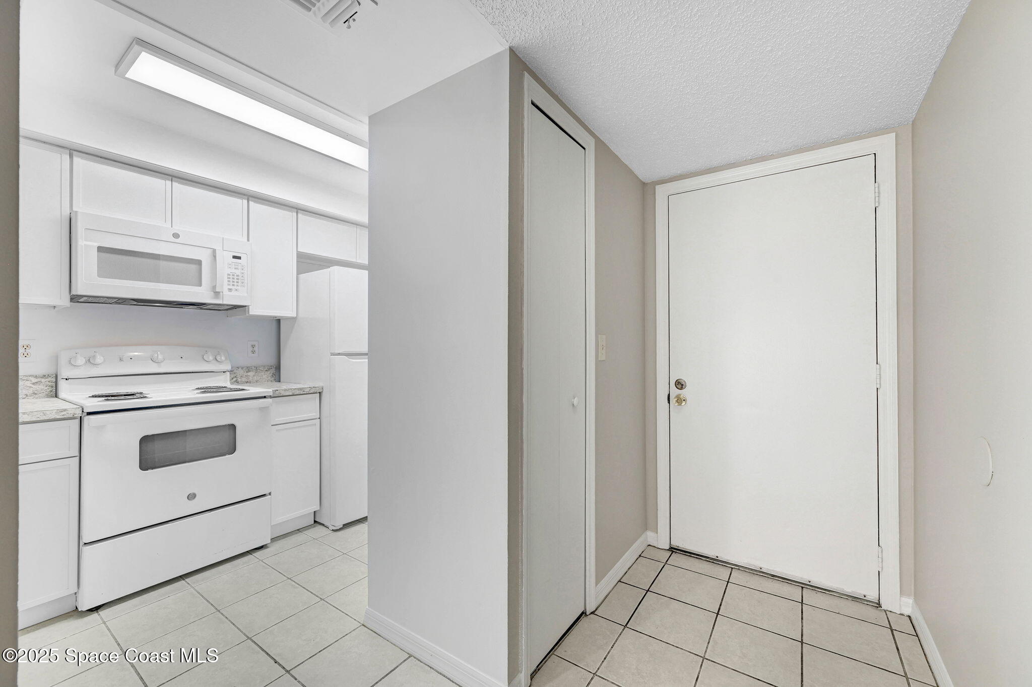 2962 Sir Hamilton Circle 3