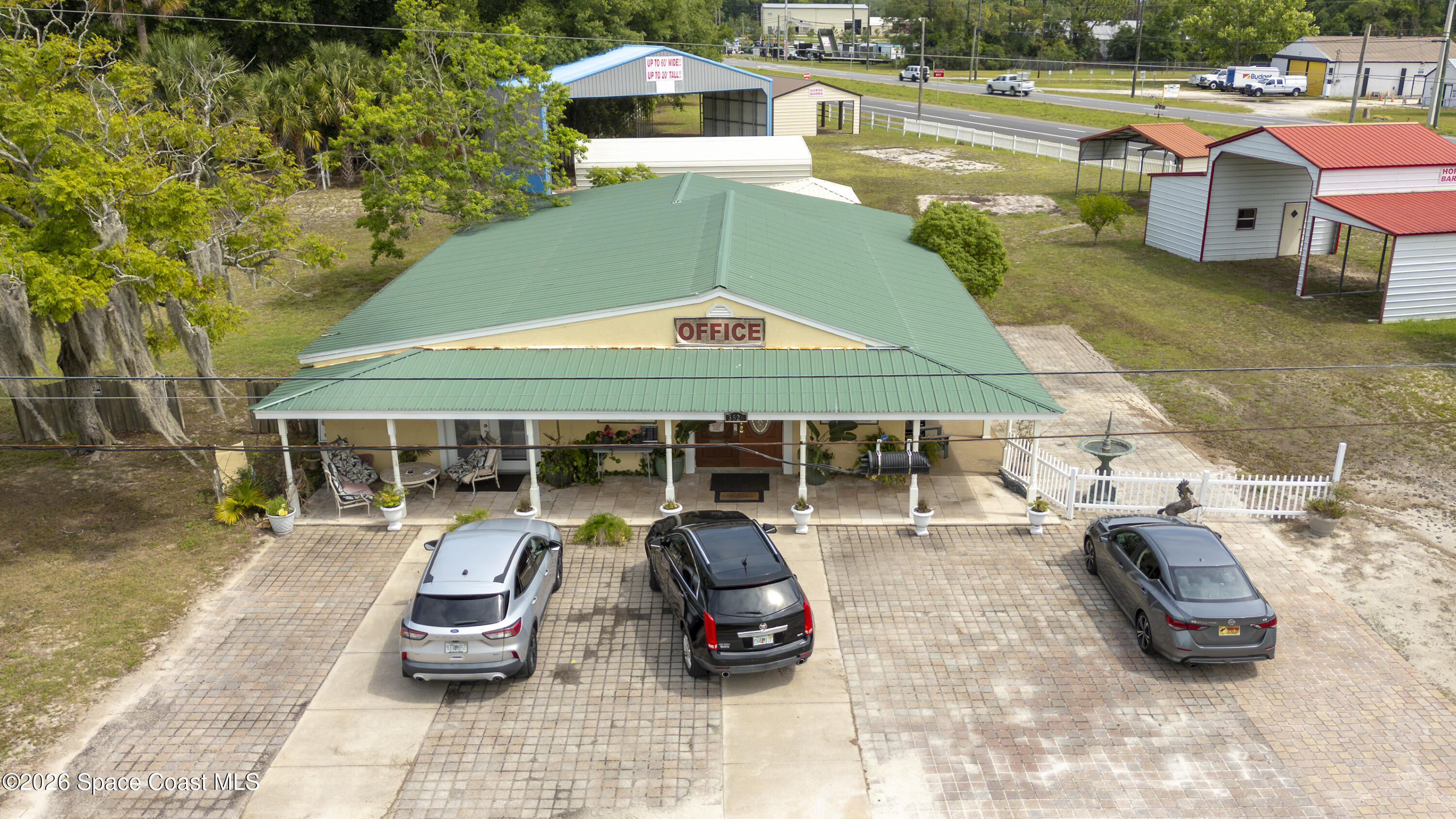 3526 Ellis Lane