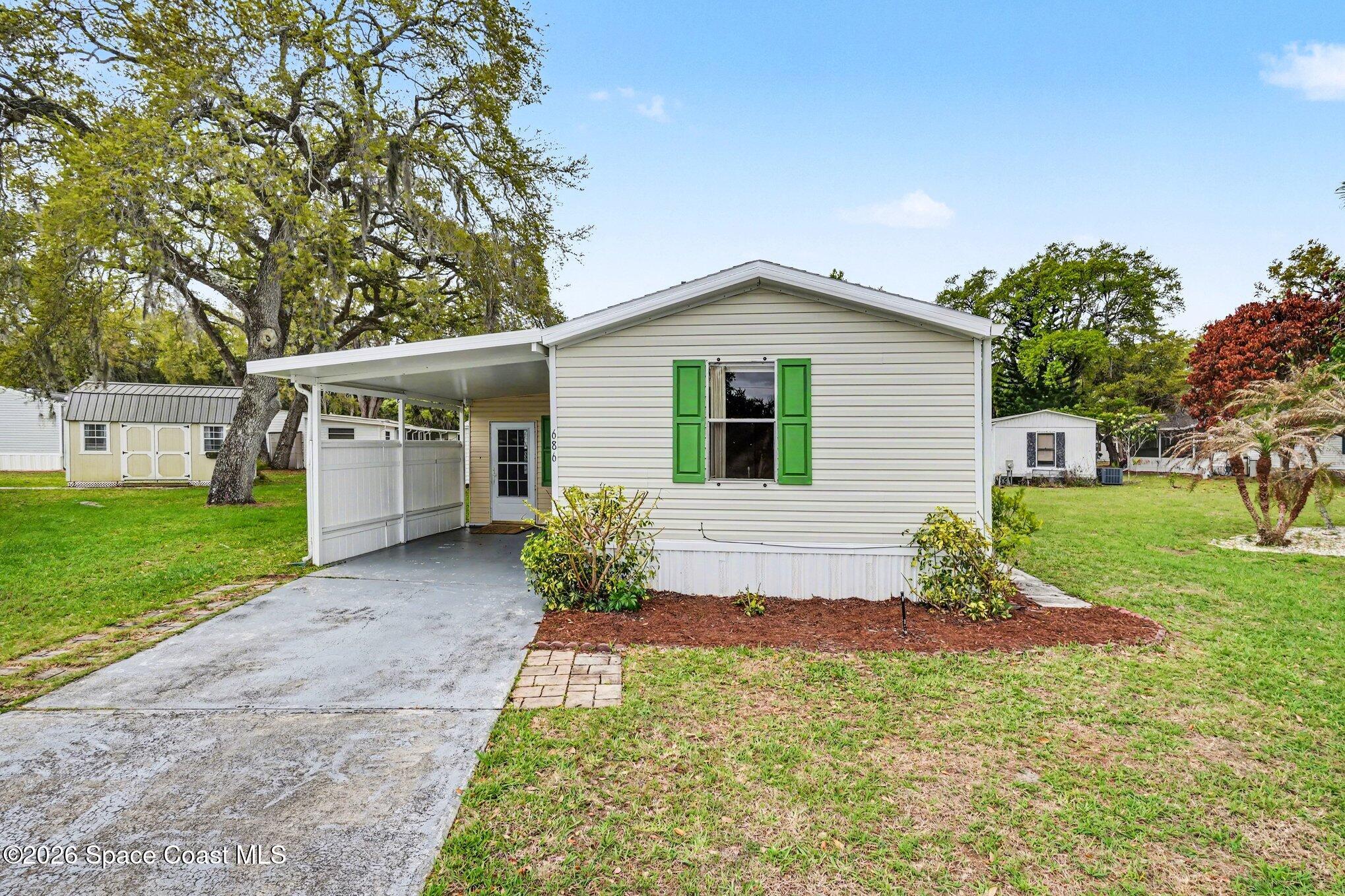 686 Sunrise Court NE