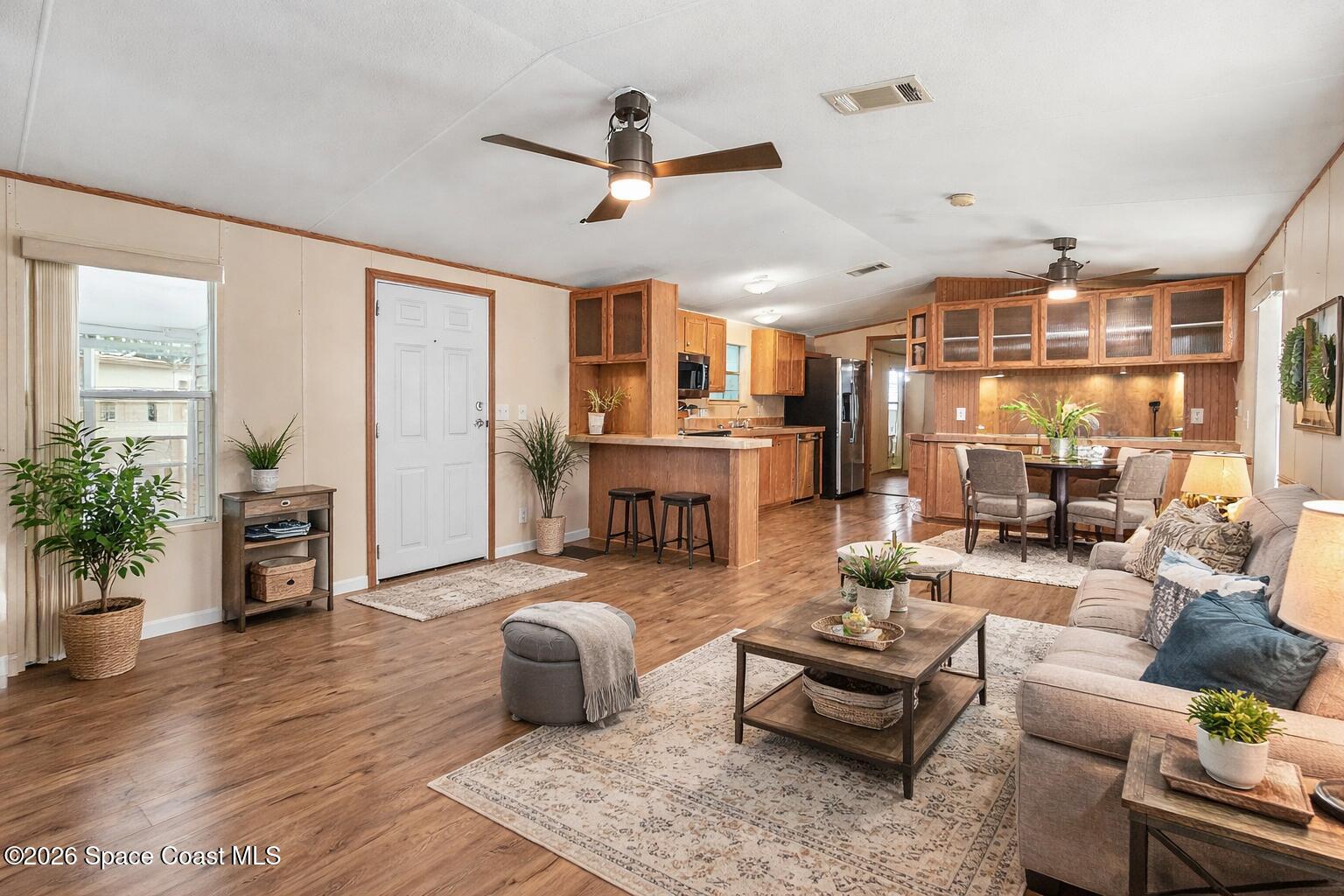 686 Sunrise Court NE