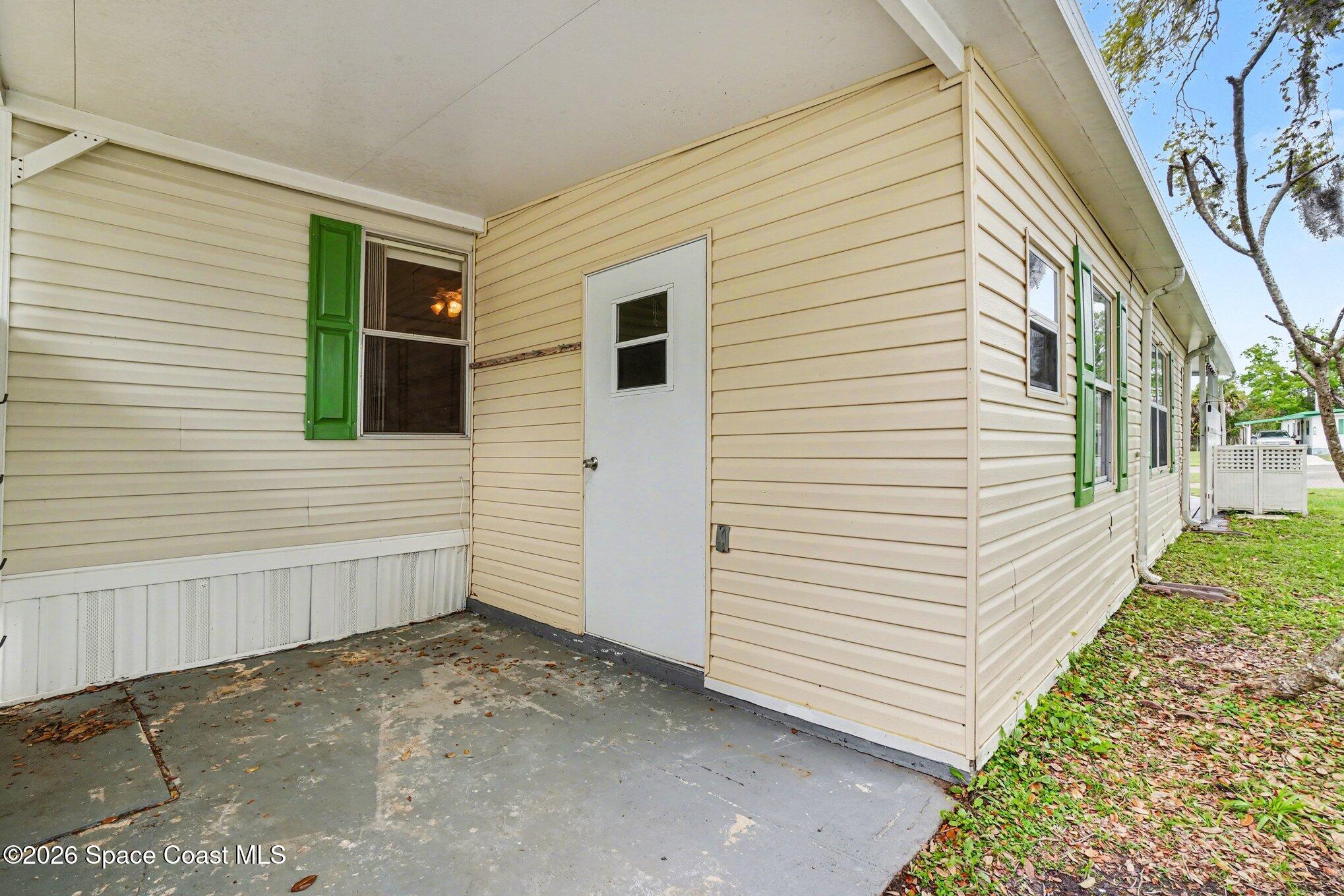 686 Sunrise Court NE