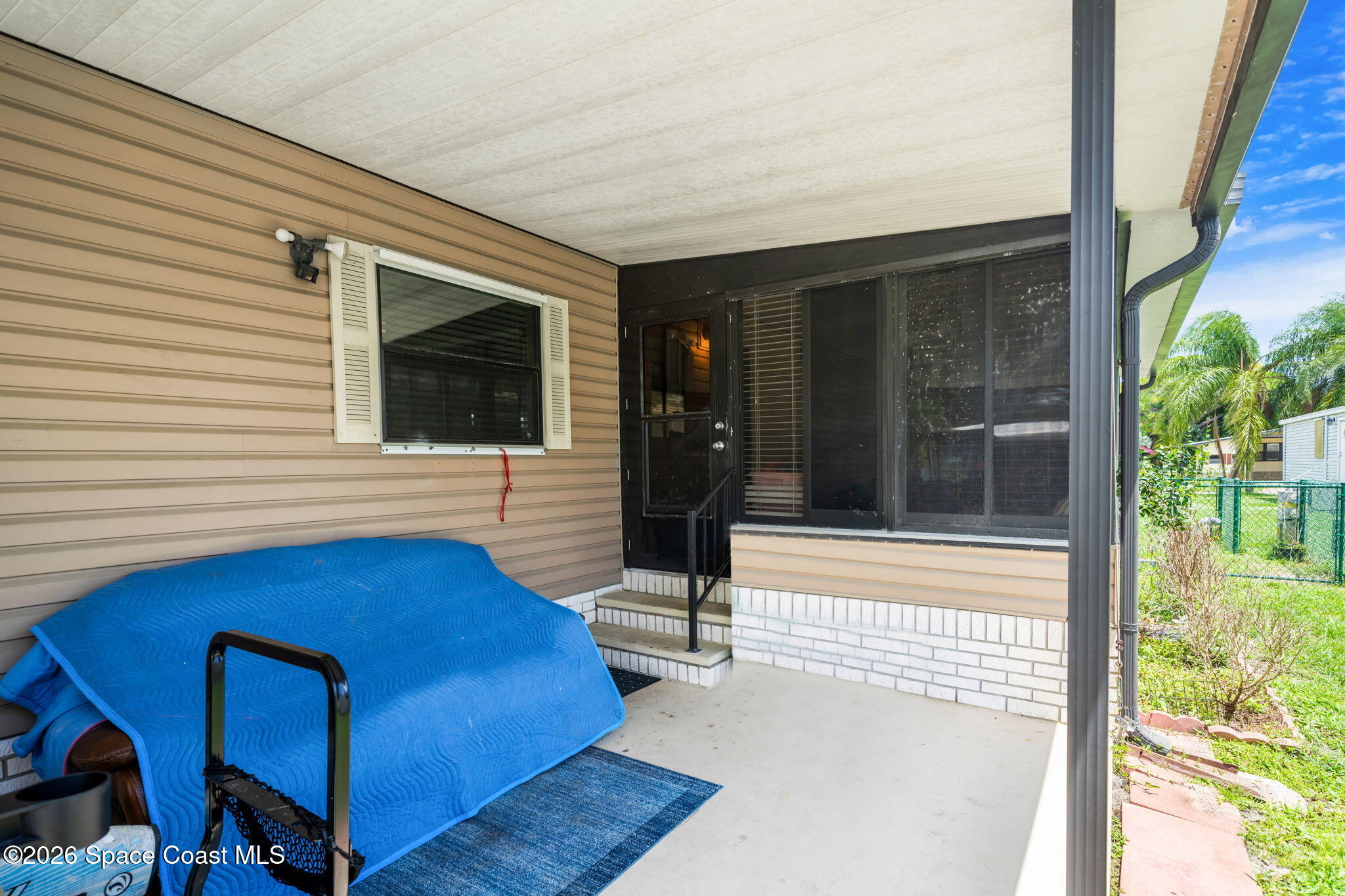 602 N Dolphin Circle