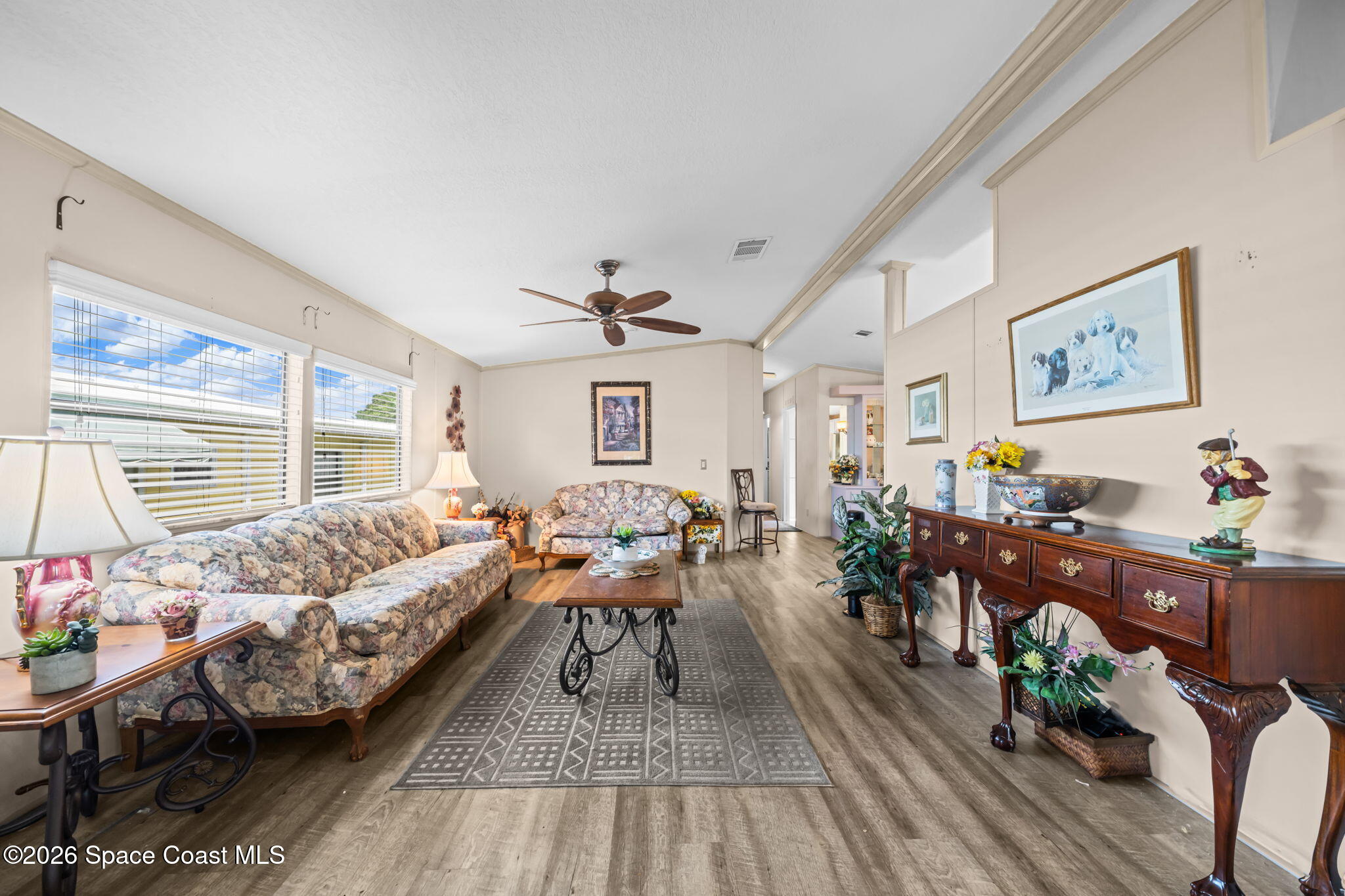 602 N Dolphin Circle