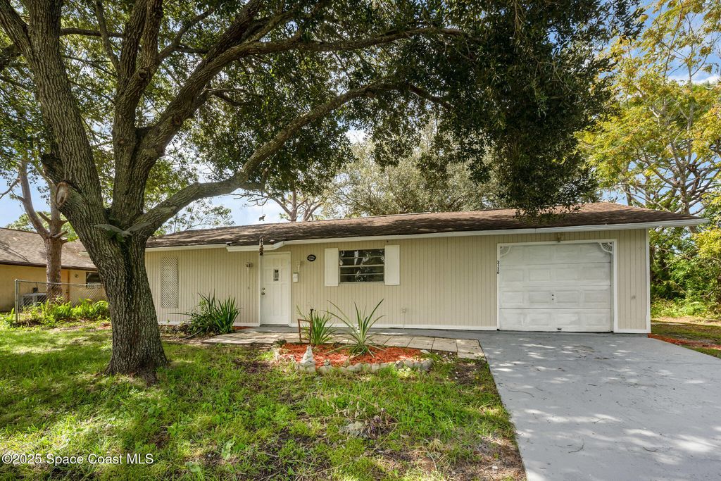 Photo of 2126 Whiteside Avenue SE, Palm Bay, FL 32909 (MLS # 1059205)