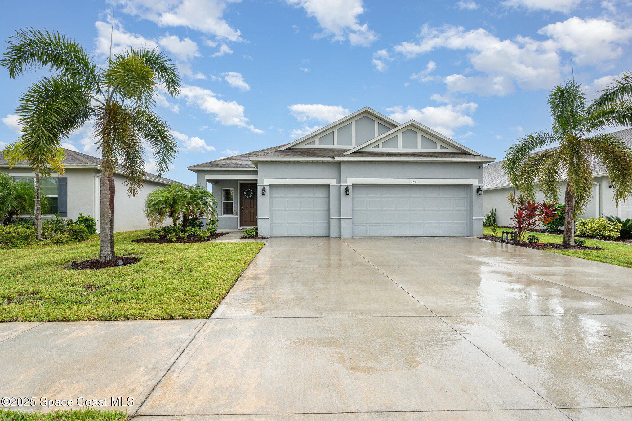 707 Corbin Circle SW