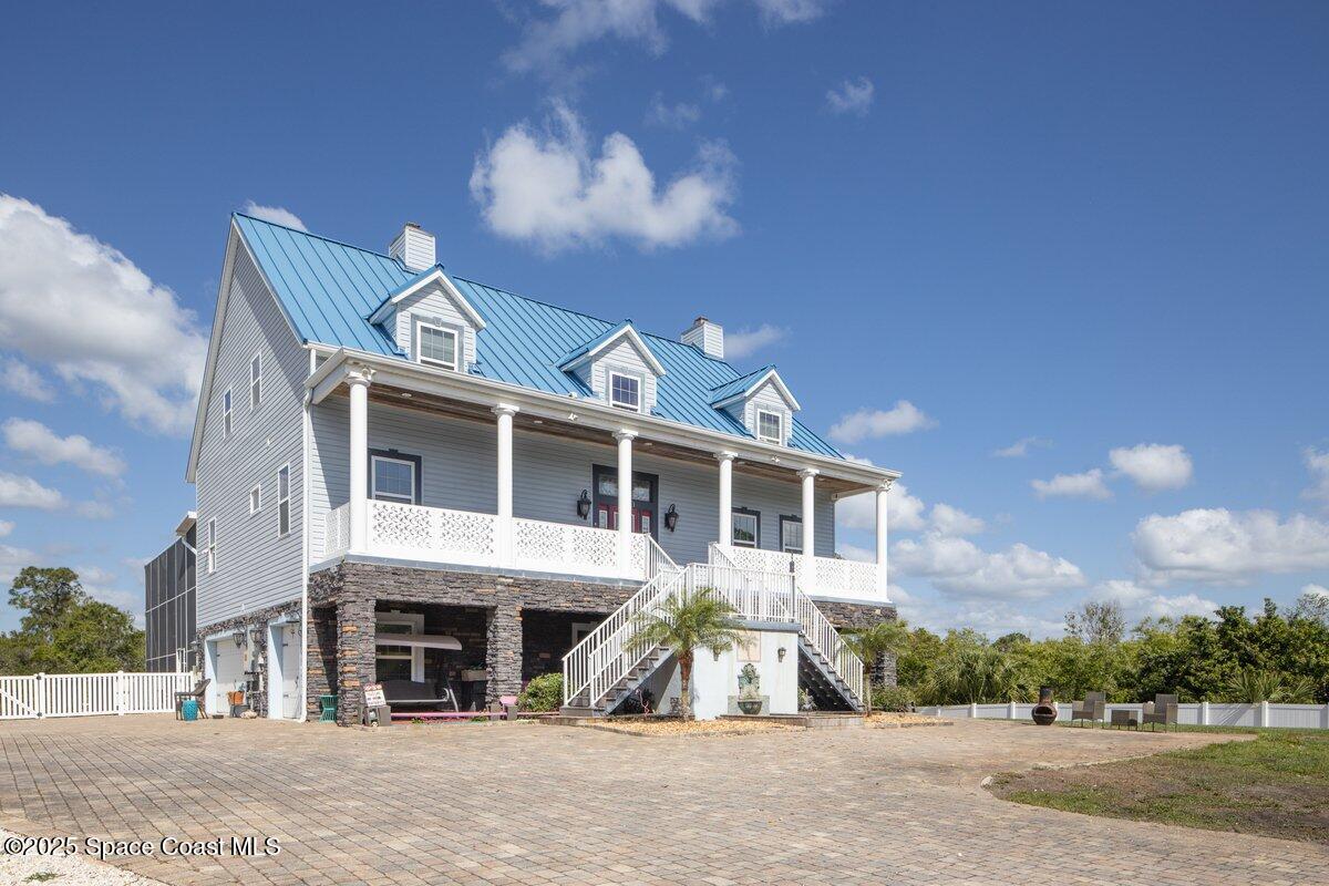3824 Luxury Lane