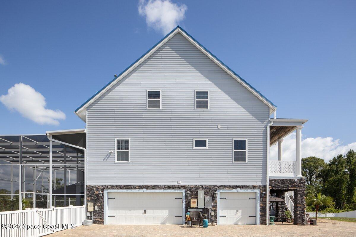 3824 Luxury Lane
