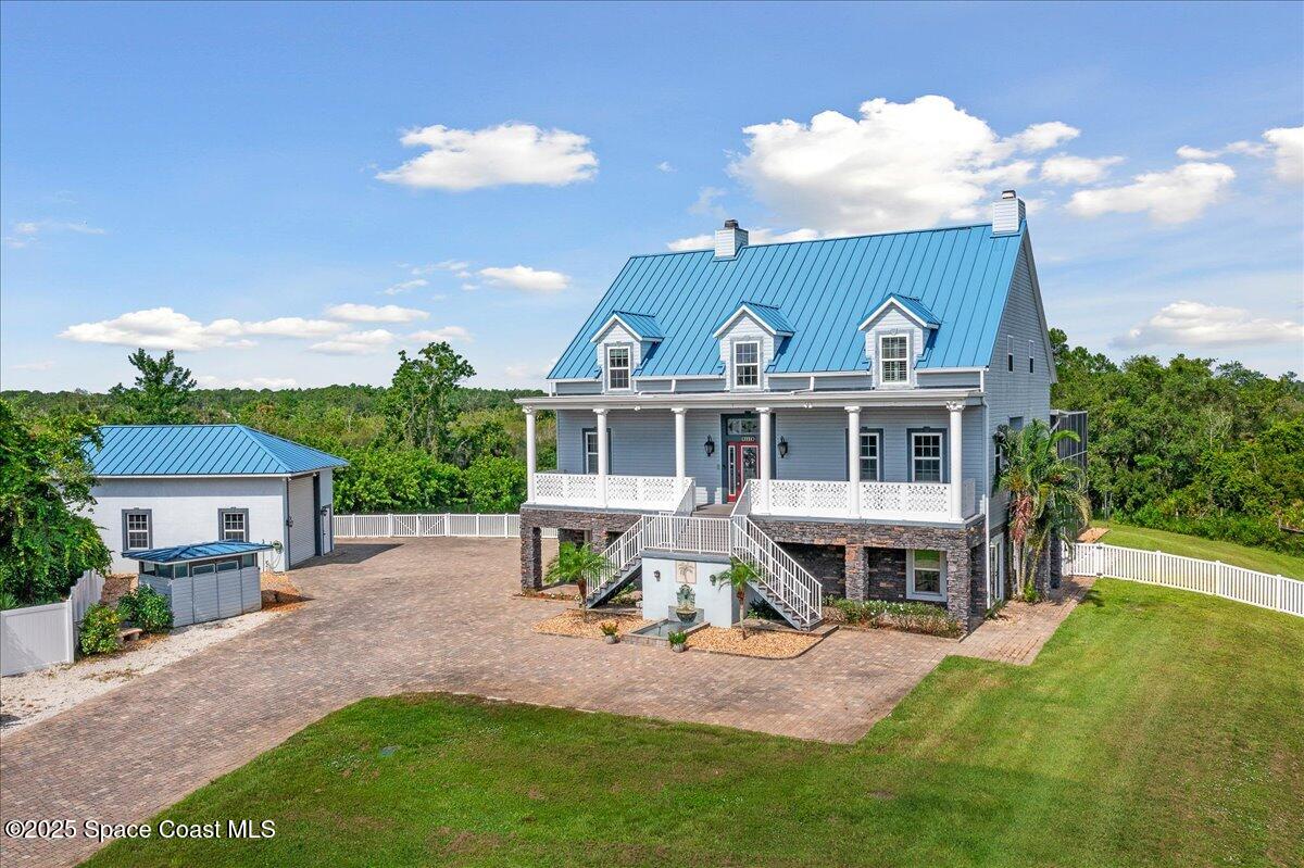 3824 Luxury Lane