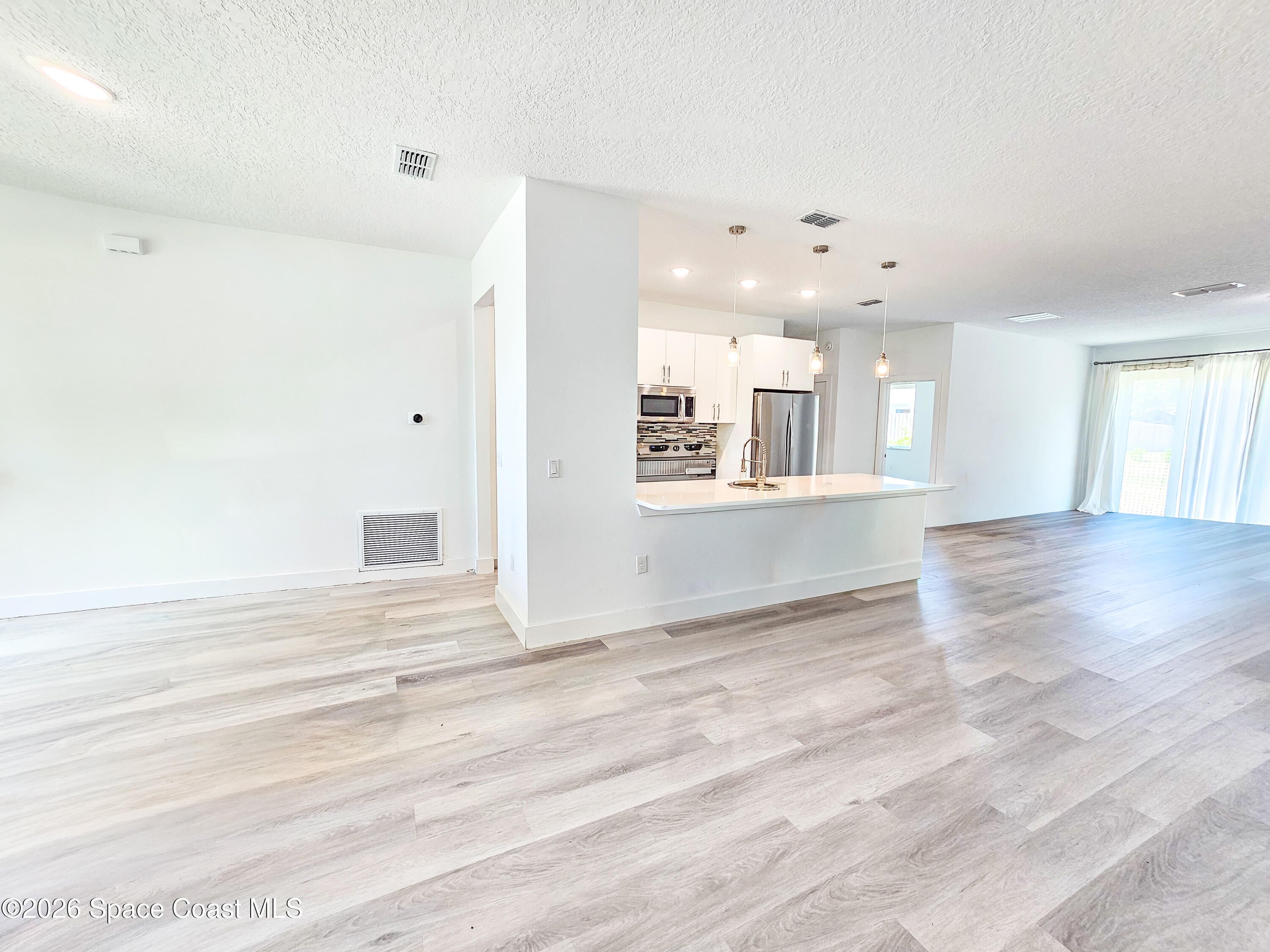 1370 Cogan Drive SE