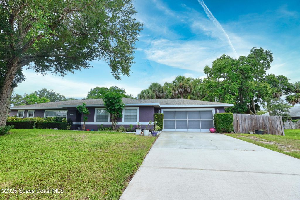 Photo of 686 Joy St Street, Sebastian, FL 32958 (MLS # 1048907)