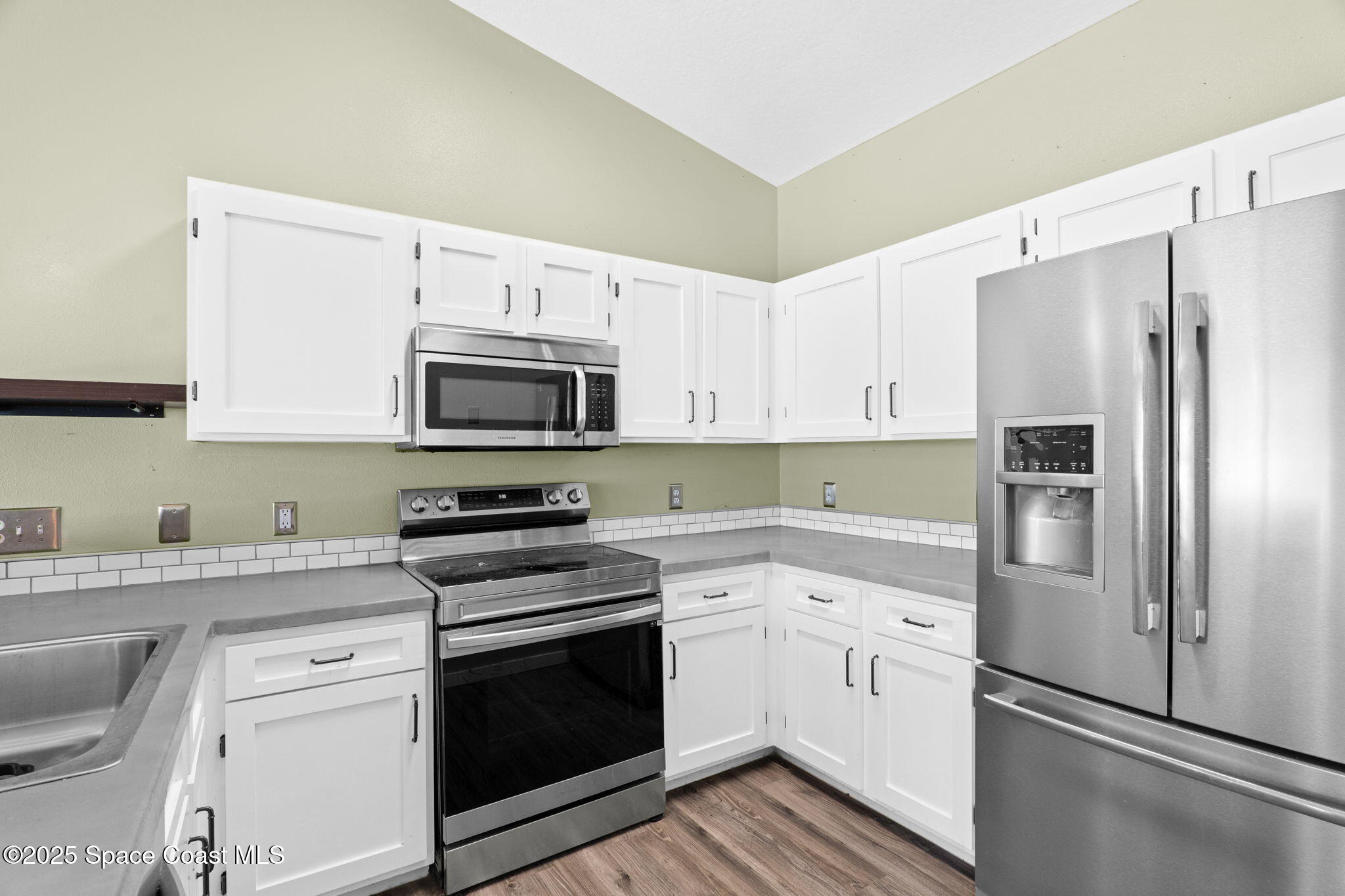 120 Norwood Avenue 120