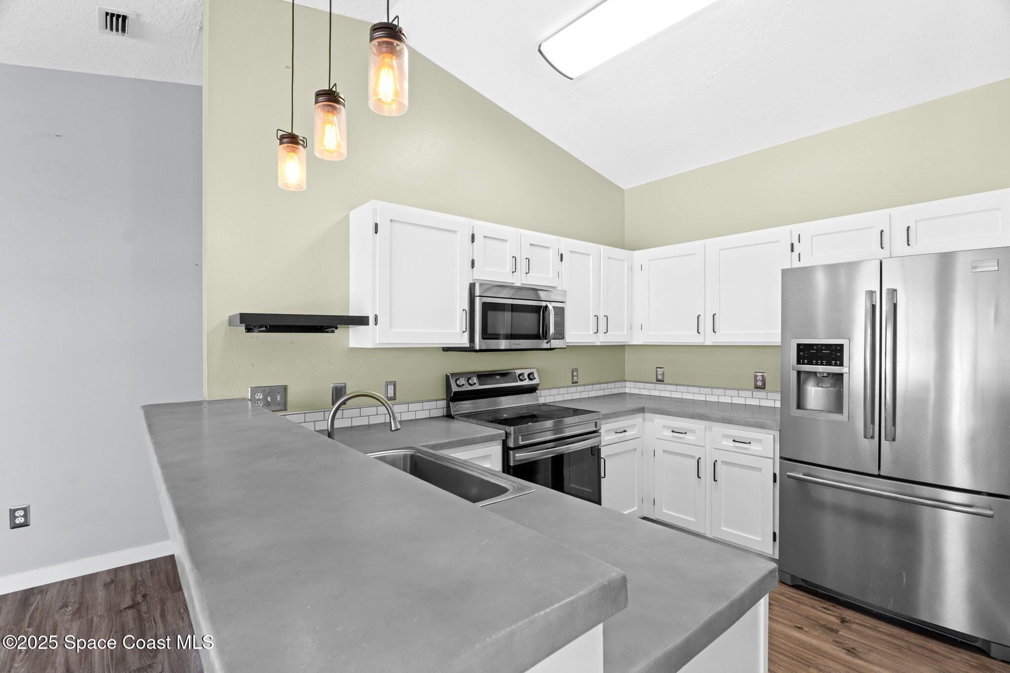 120 Norwood Avenue 120