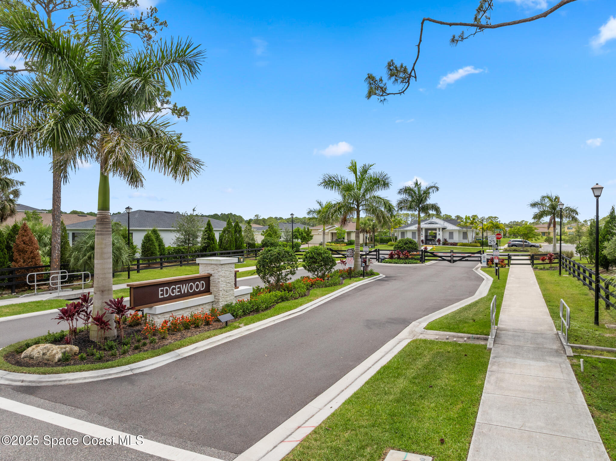 743 Veridian Circle NW