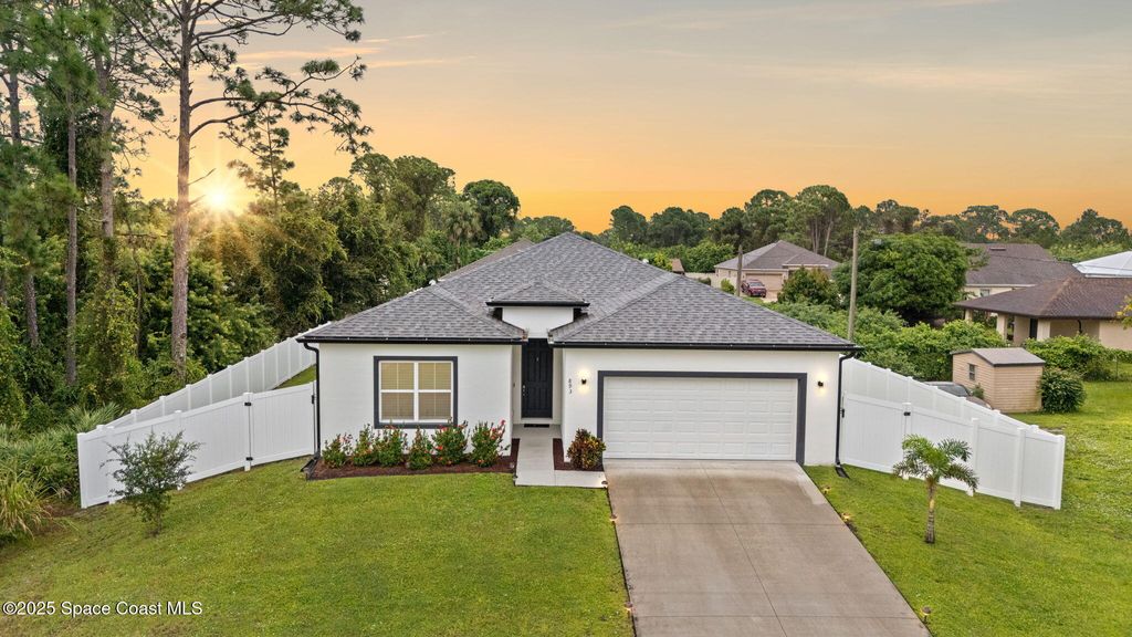 Photo of 893 Altura Avenue SE, Palm Bay, FL 32909 (MLS # 1059418)