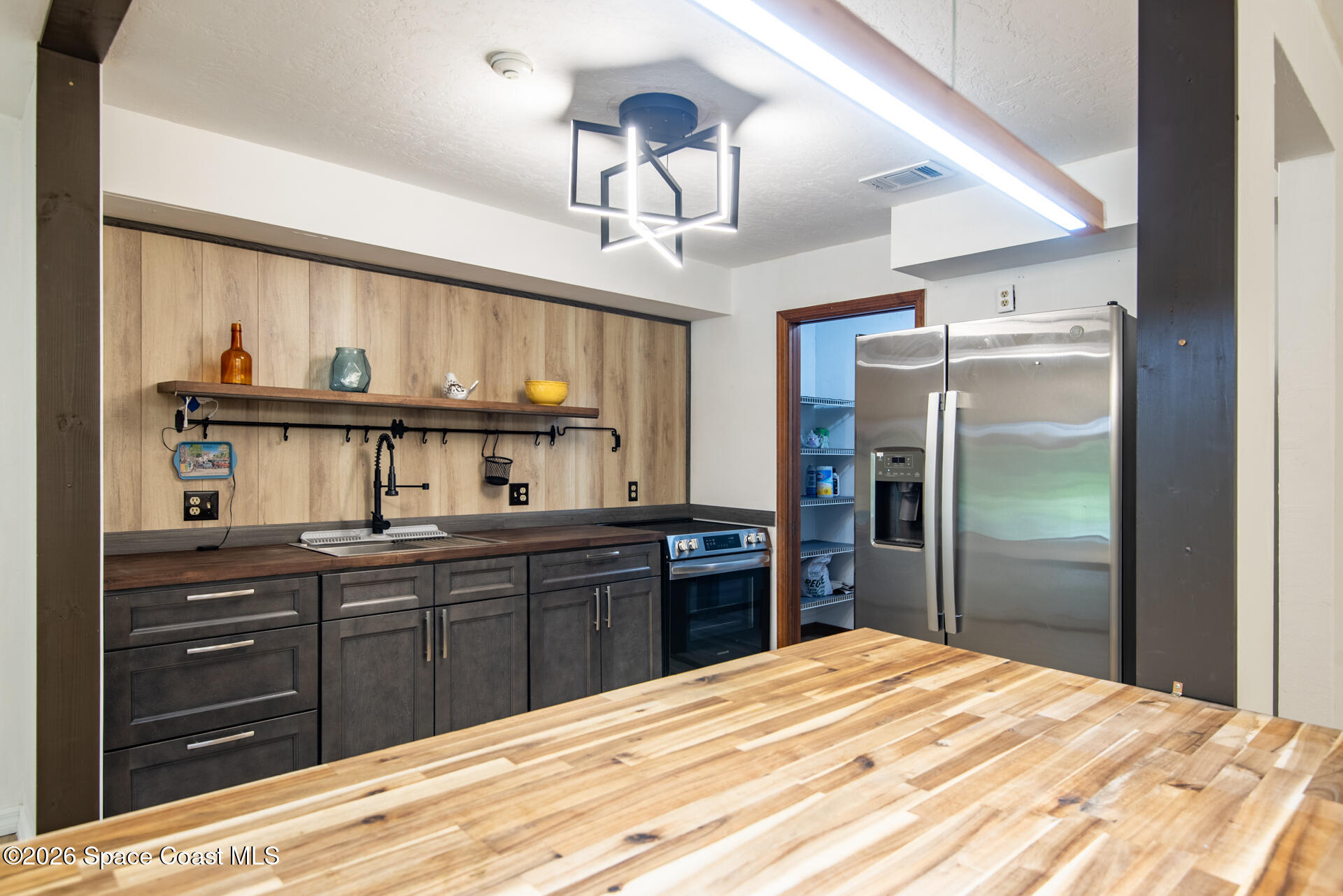 9000 Manchester Lane 20f