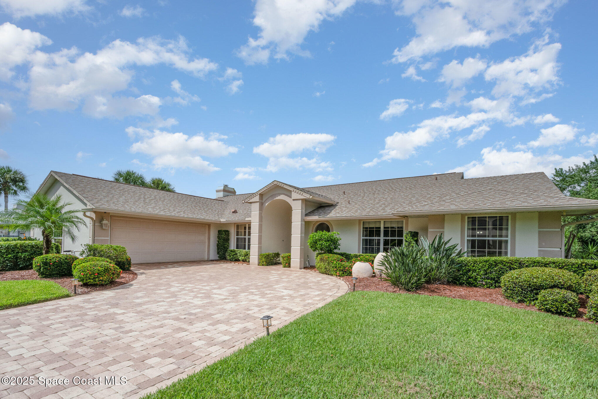 662 Rossmoor Circle