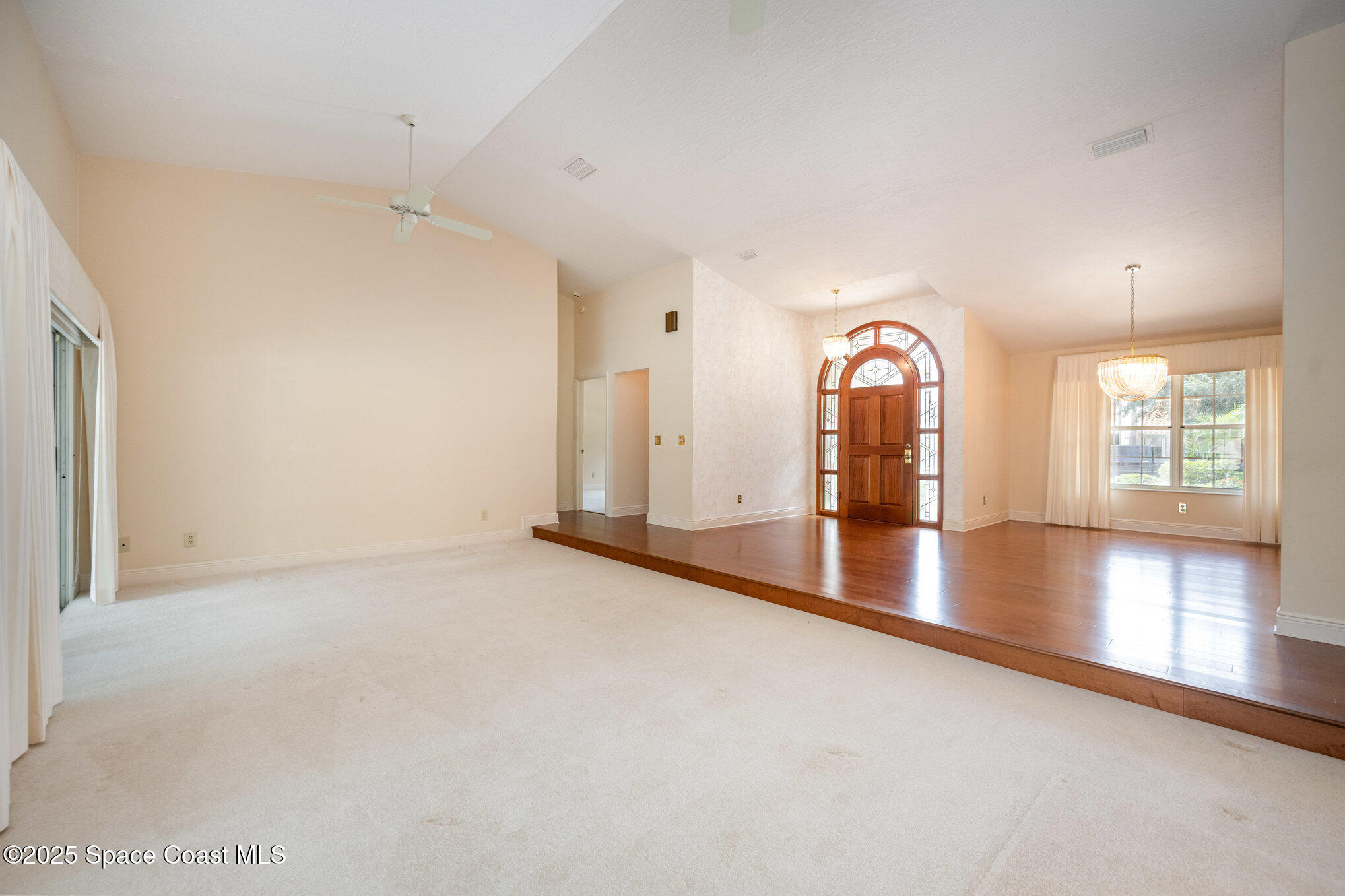 662 Rossmoor Circle