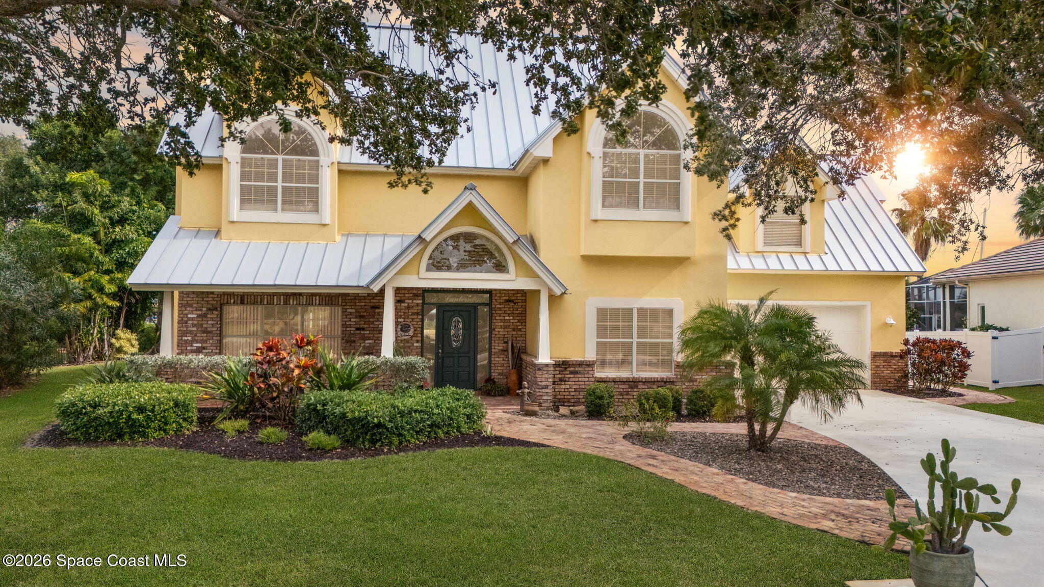 250 Lanternback Island Drive